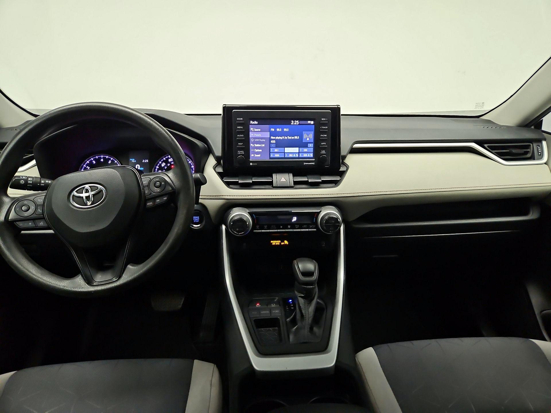Thumbnail: 2021 Toyota RAV4 - 9