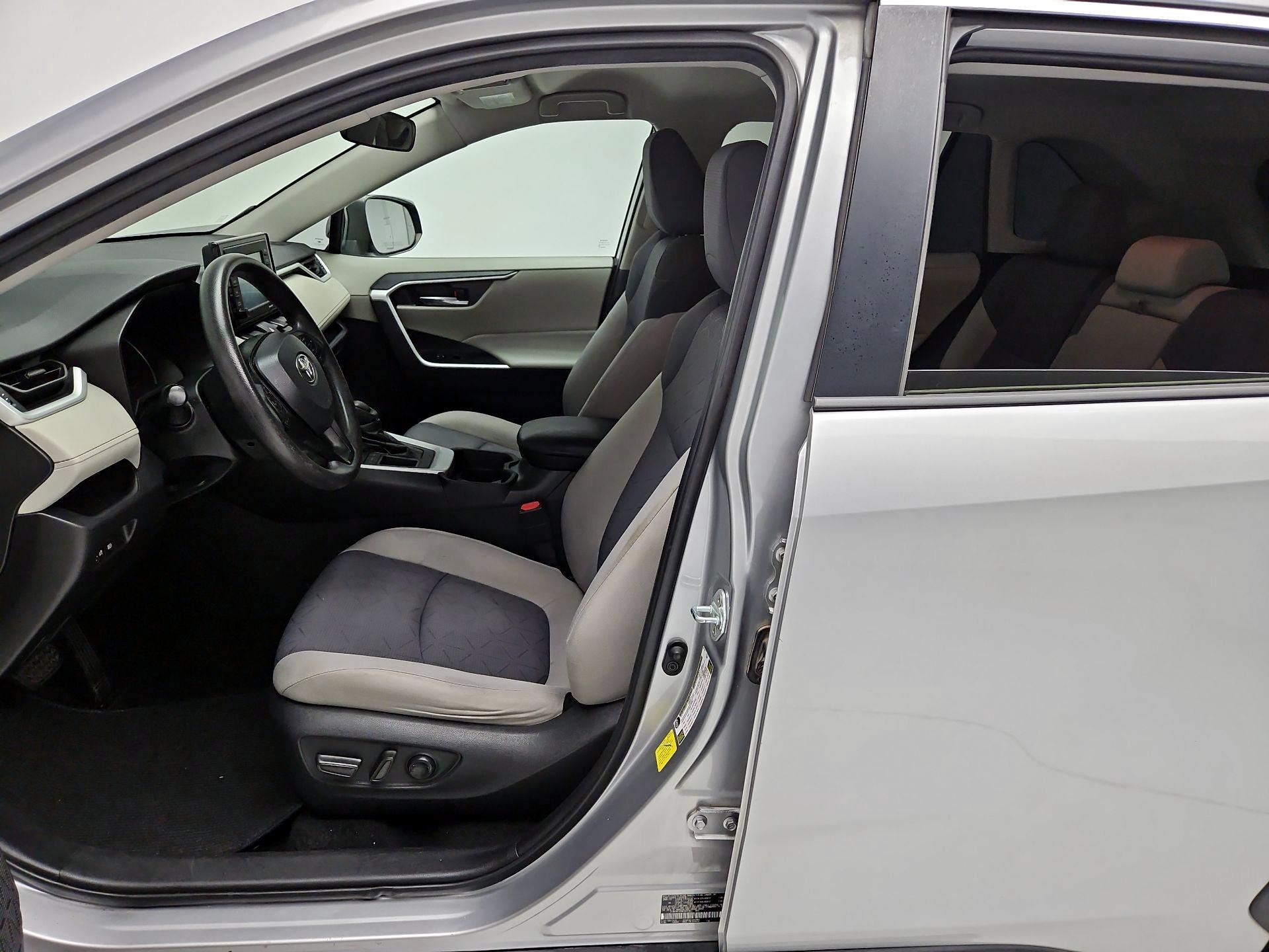 Thumbnail: 2021 Toyota RAV4 - 11
