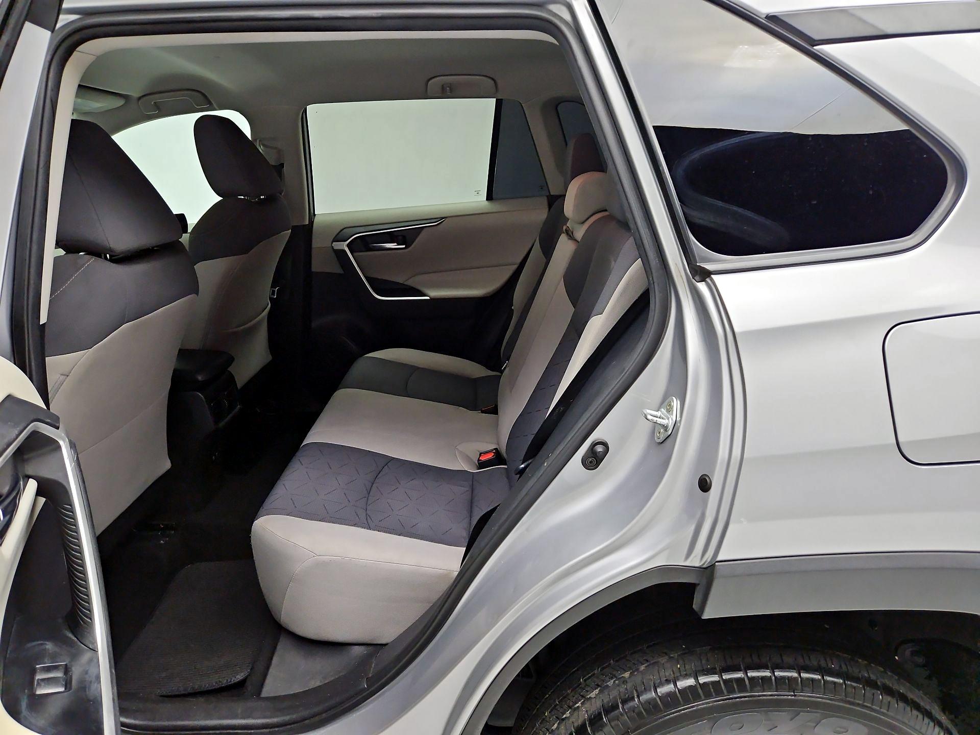 Thumbnail: 2021 Toyota RAV4 - 19