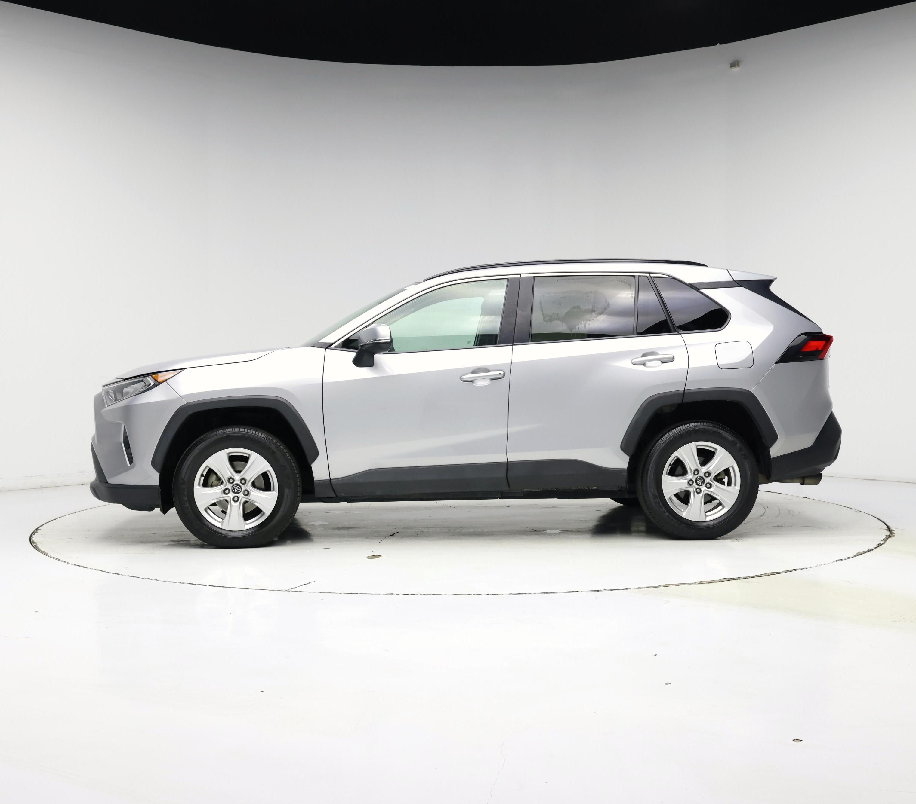 Thumbnail: 2021 Toyota RAV4 - 3