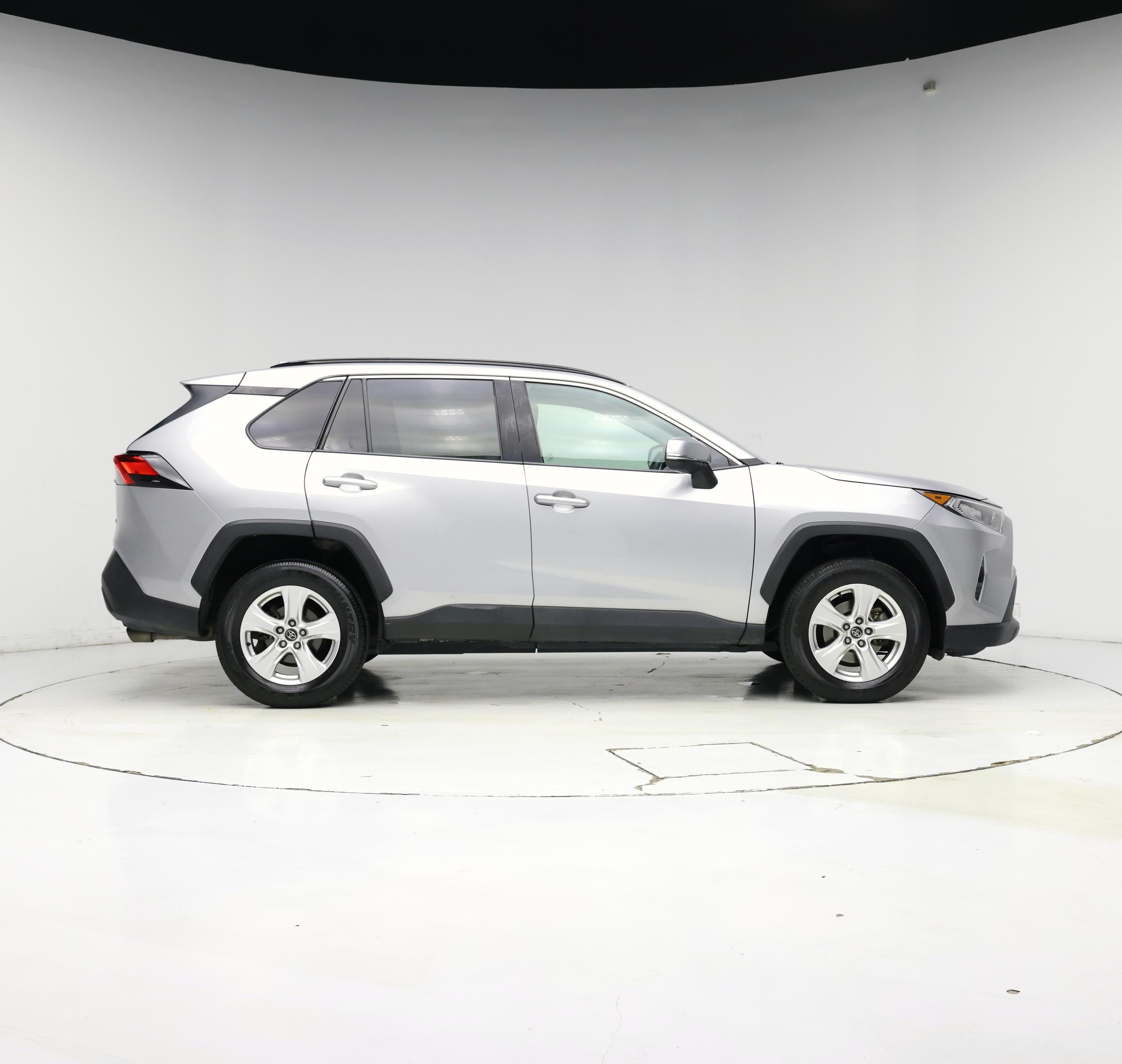 Thumbnail: 2021 Toyota RAV4 - 7