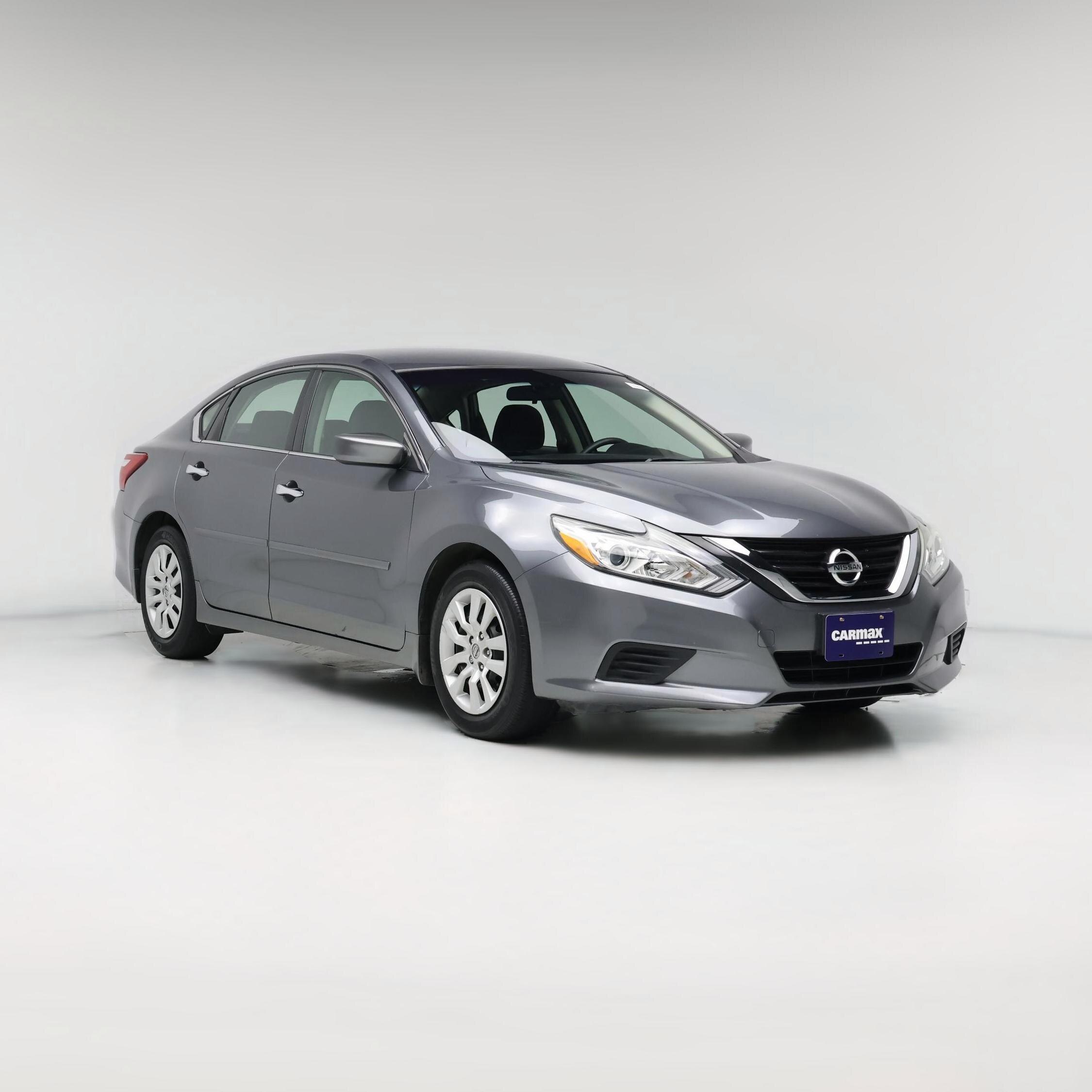 Thumbnail: 2017 Nissan Altima - 1