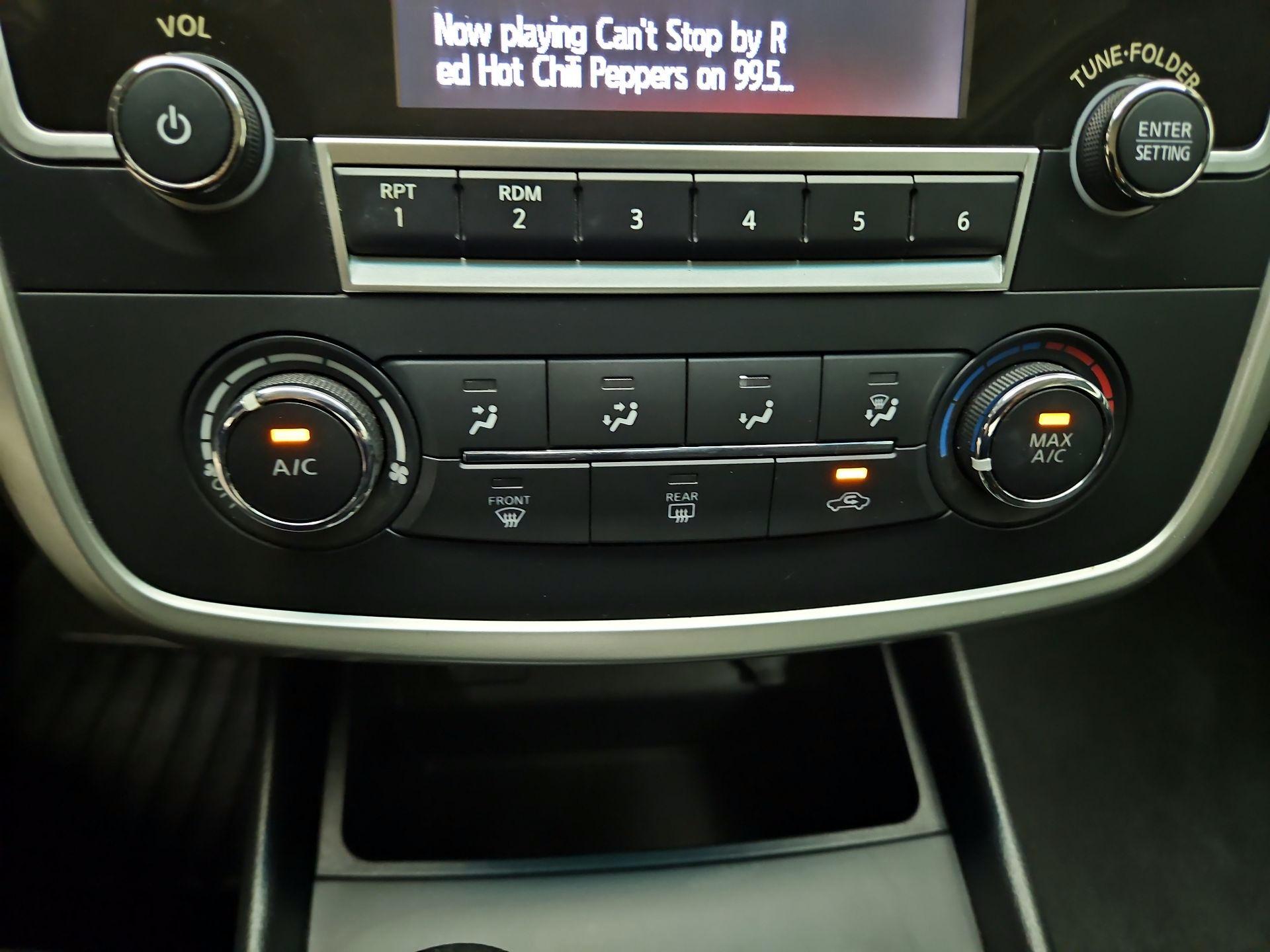 Thumbnail: 2017 Nissan Altima - 16