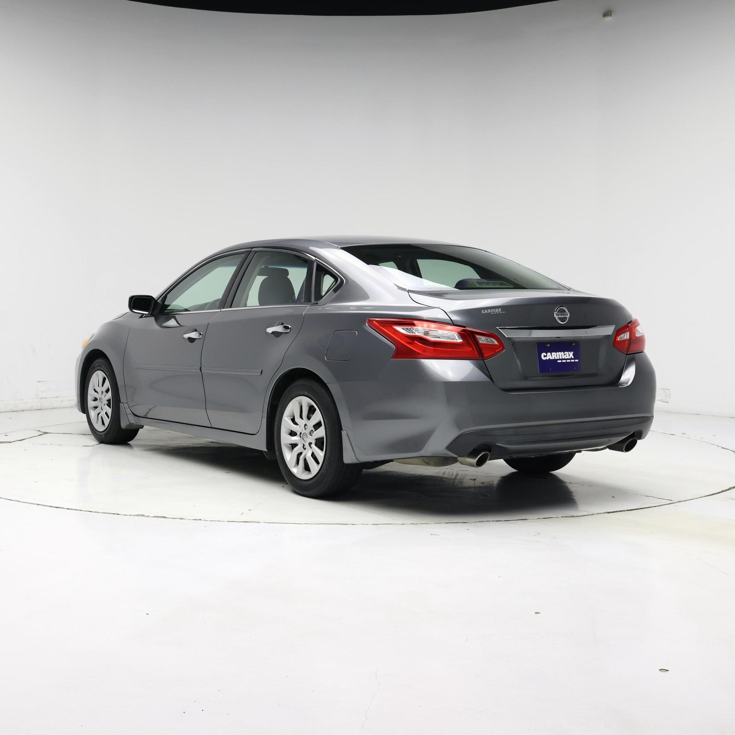 Thumbnail: 2017 Nissan Altima - 2