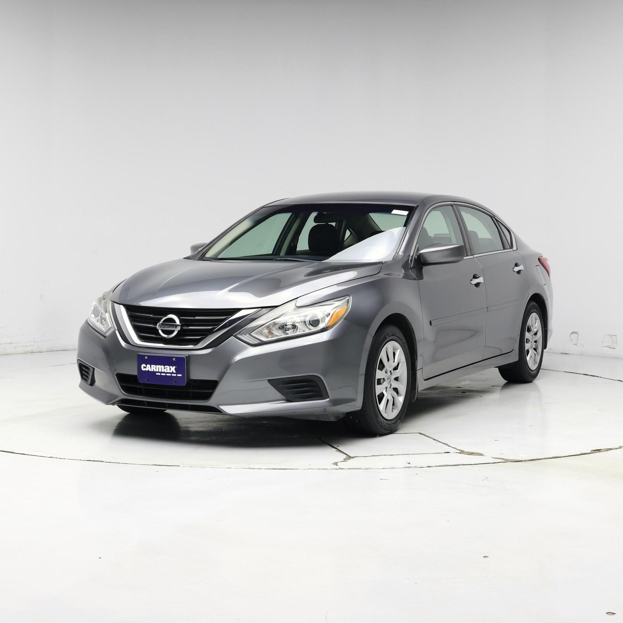 Thumbnail: 2017 Nissan Altima - 4