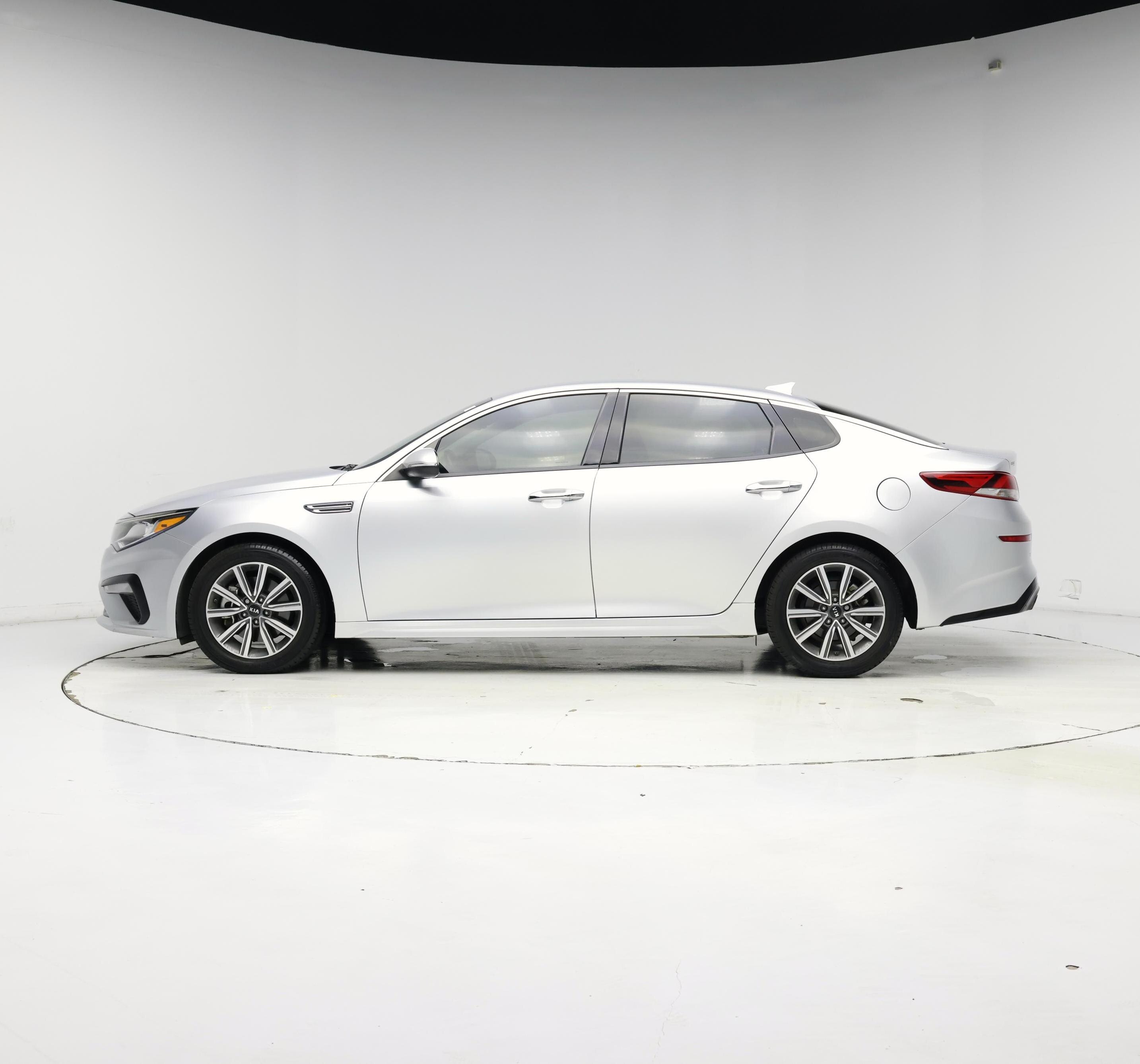 Thumbnail: 2019 Kia Optima - 3