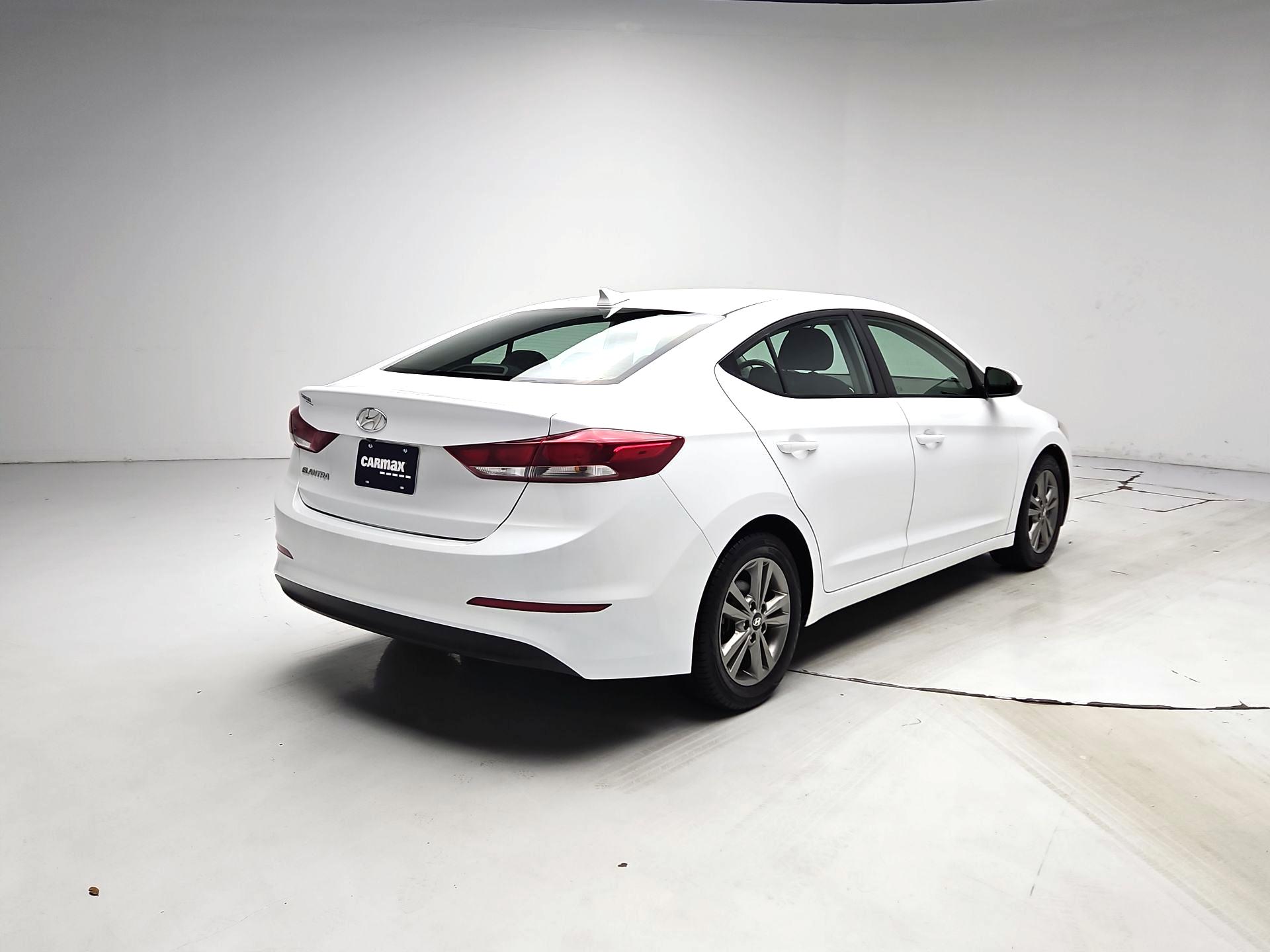 Thumbnail: 2018 Hyundai Elantra - 5