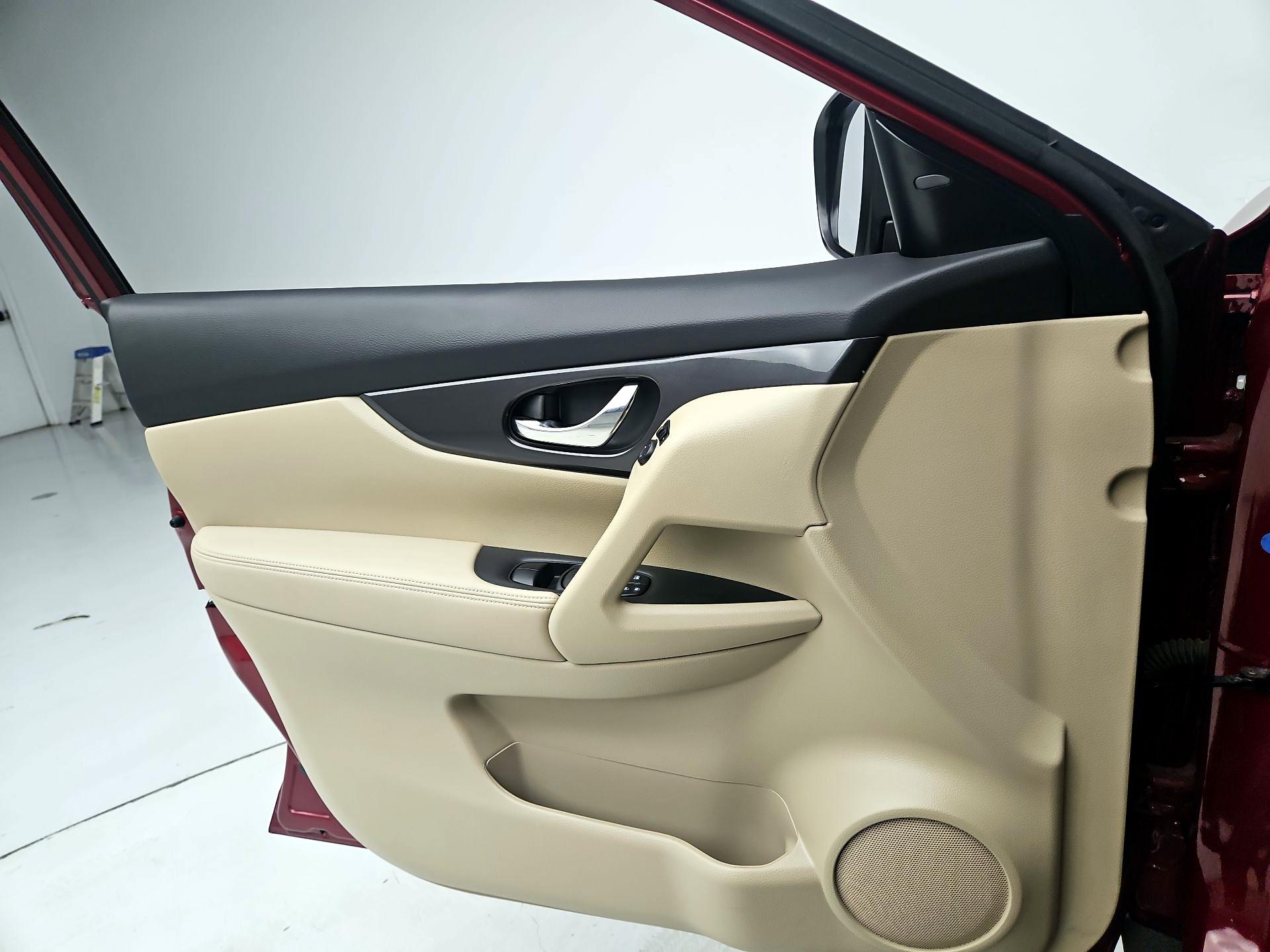 Thumbnail: 2020 Nissan Rogue - 12
