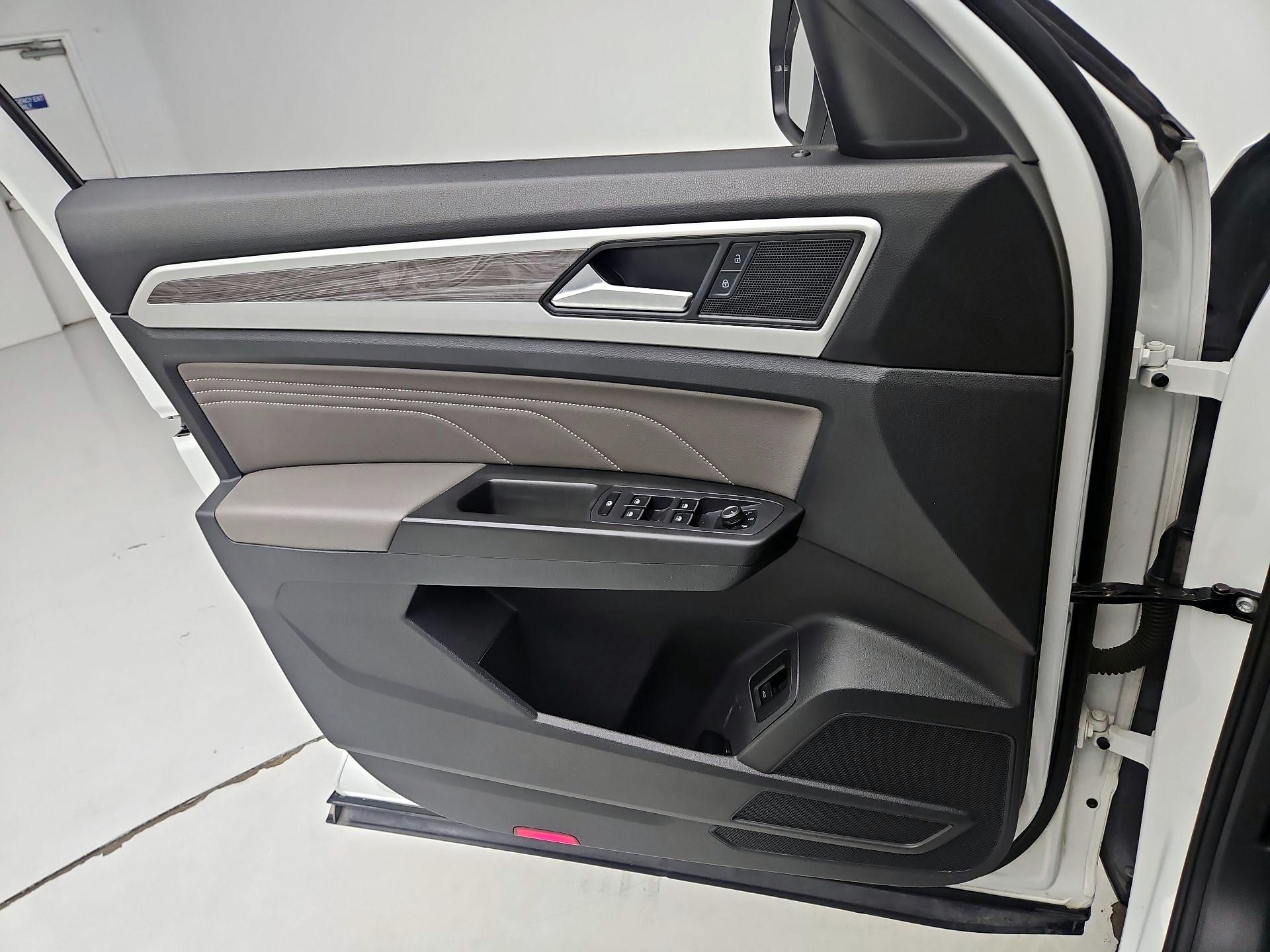 Thumbnail: 2022 Volkswagen Atlas - 12