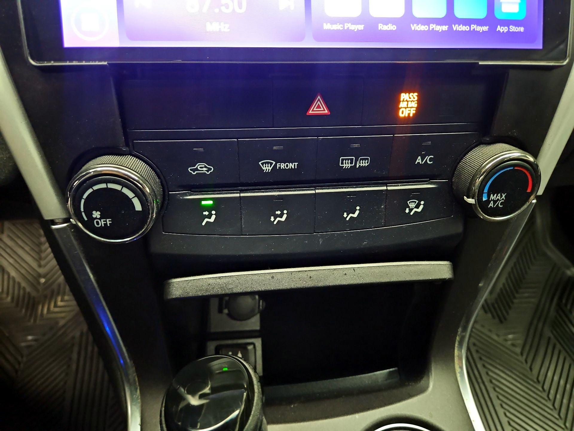 Thumbnail: 2017 Toyota Camry - 16