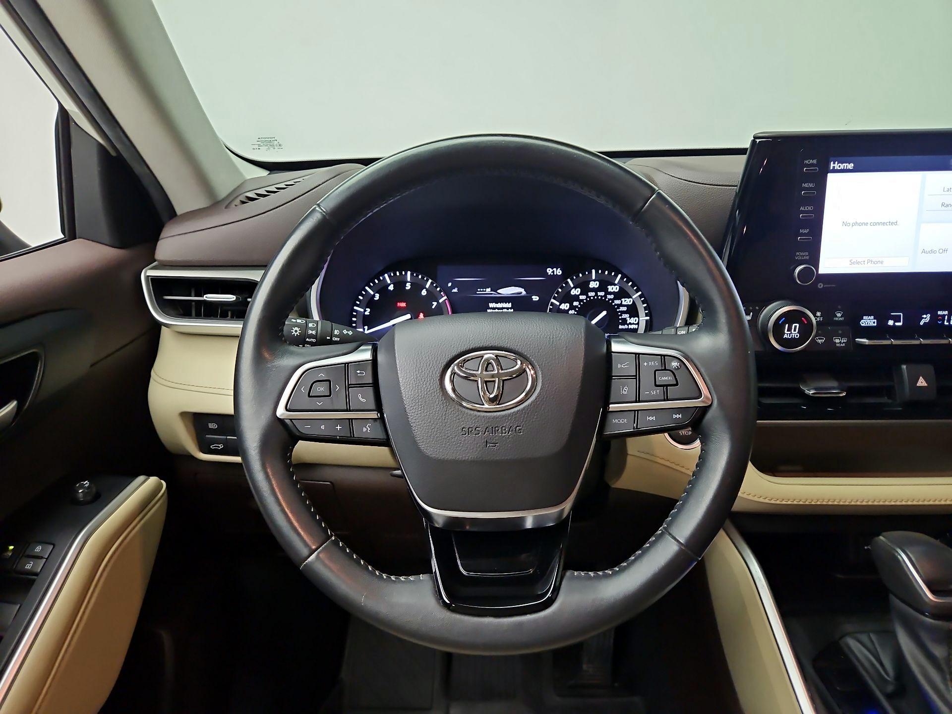 Thumbnail: 2021 Toyota Highlander - 10