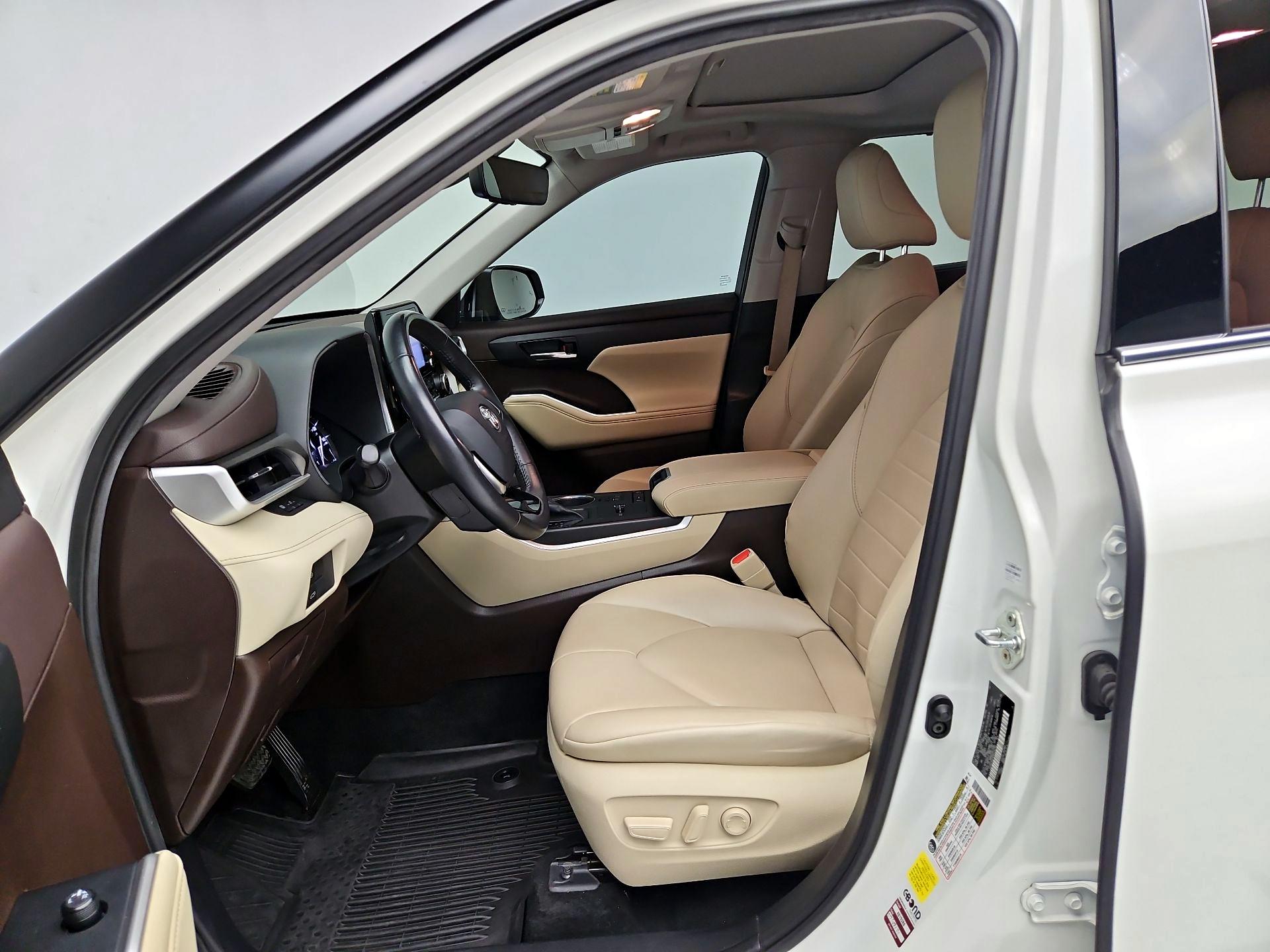 Thumbnail: 2021 Toyota Highlander - 11