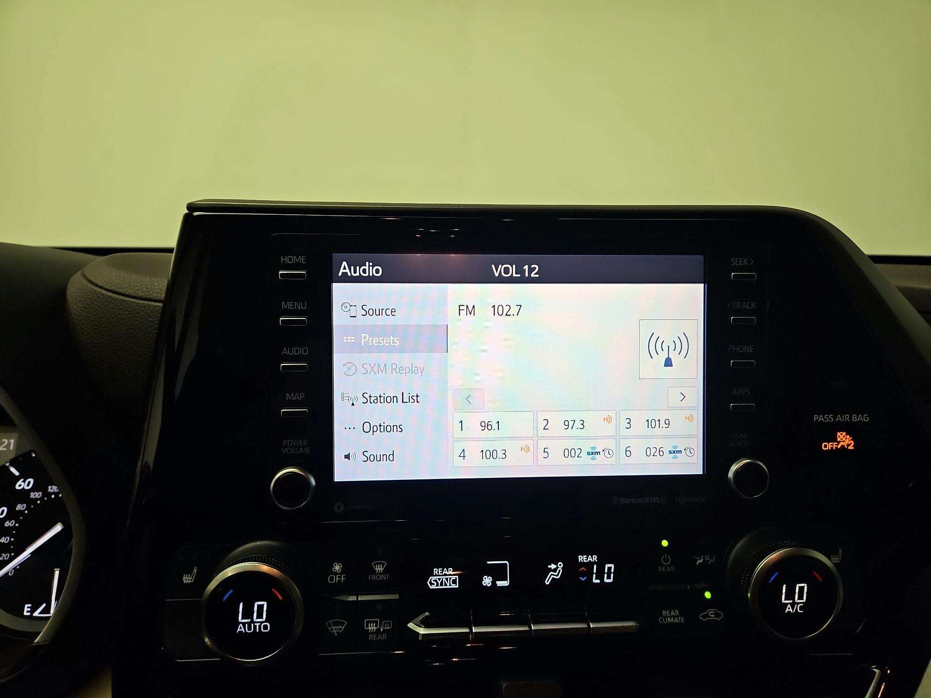 Thumbnail: 2021 Toyota Highlander - 15