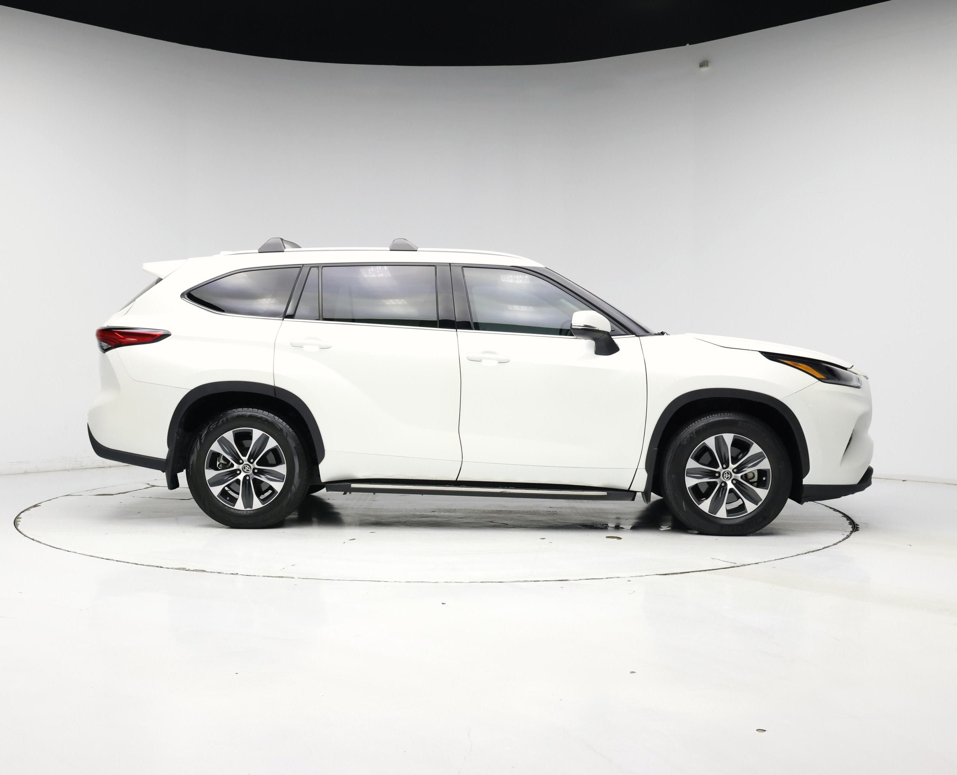 Thumbnail: 2021 Toyota Highlander - 7