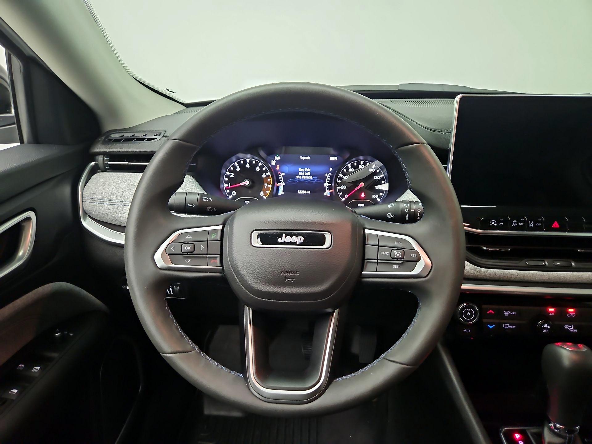 Thumbnail: 2022 Jeep Compass - 10