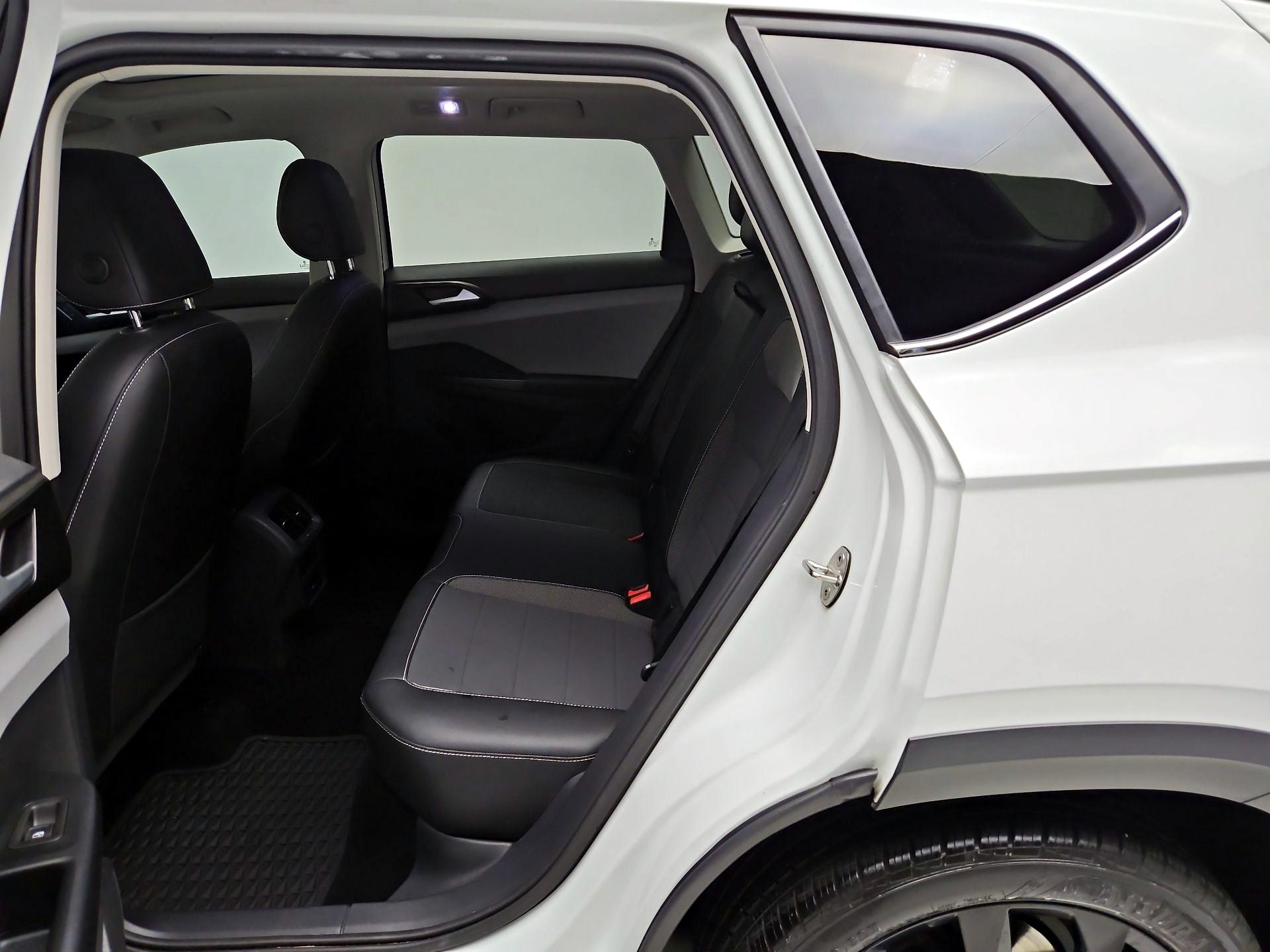 Thumbnail: 2023 Volkswagen Taos - 20