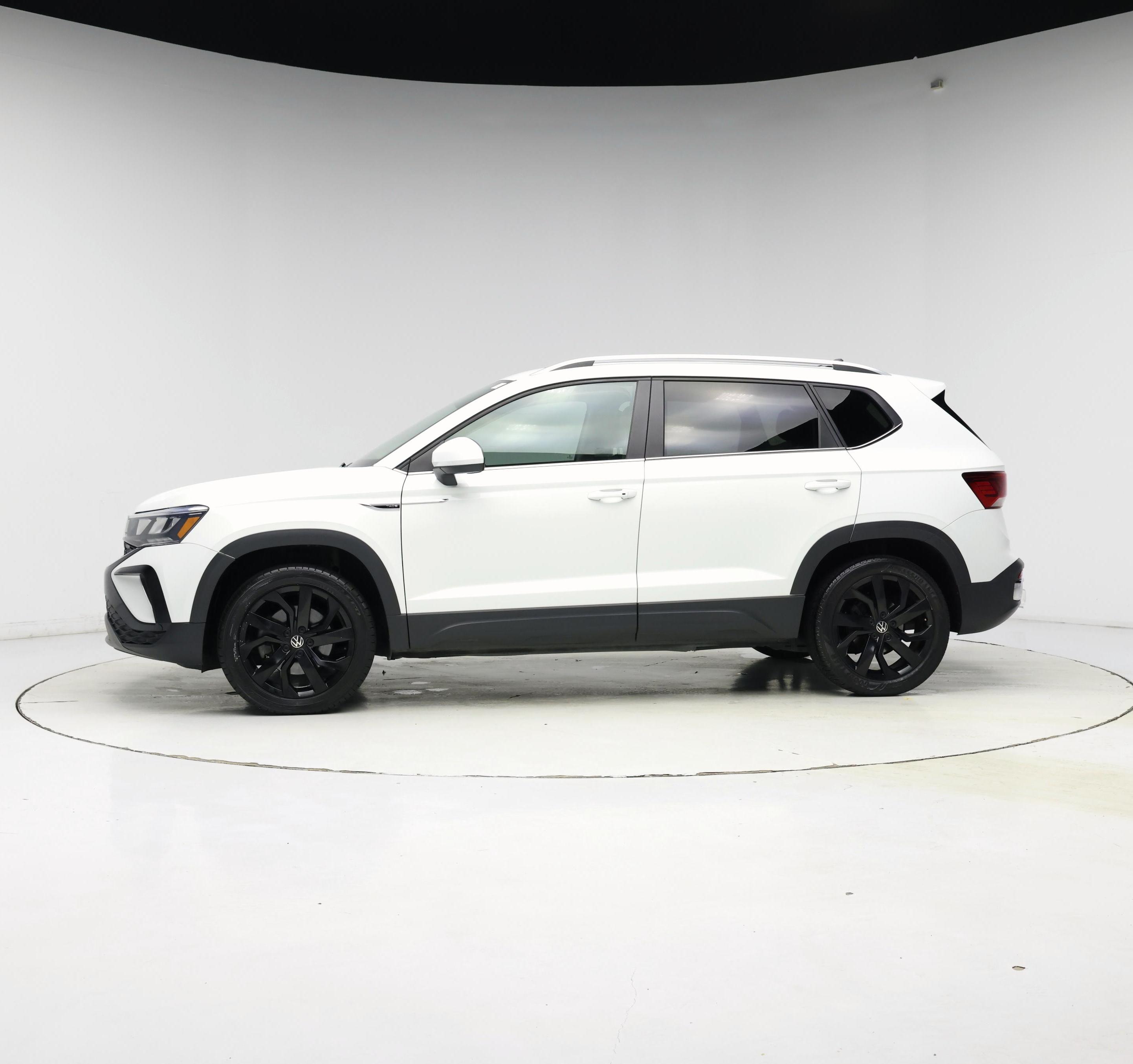 Thumbnail: 2023 Volkswagen Taos - 3