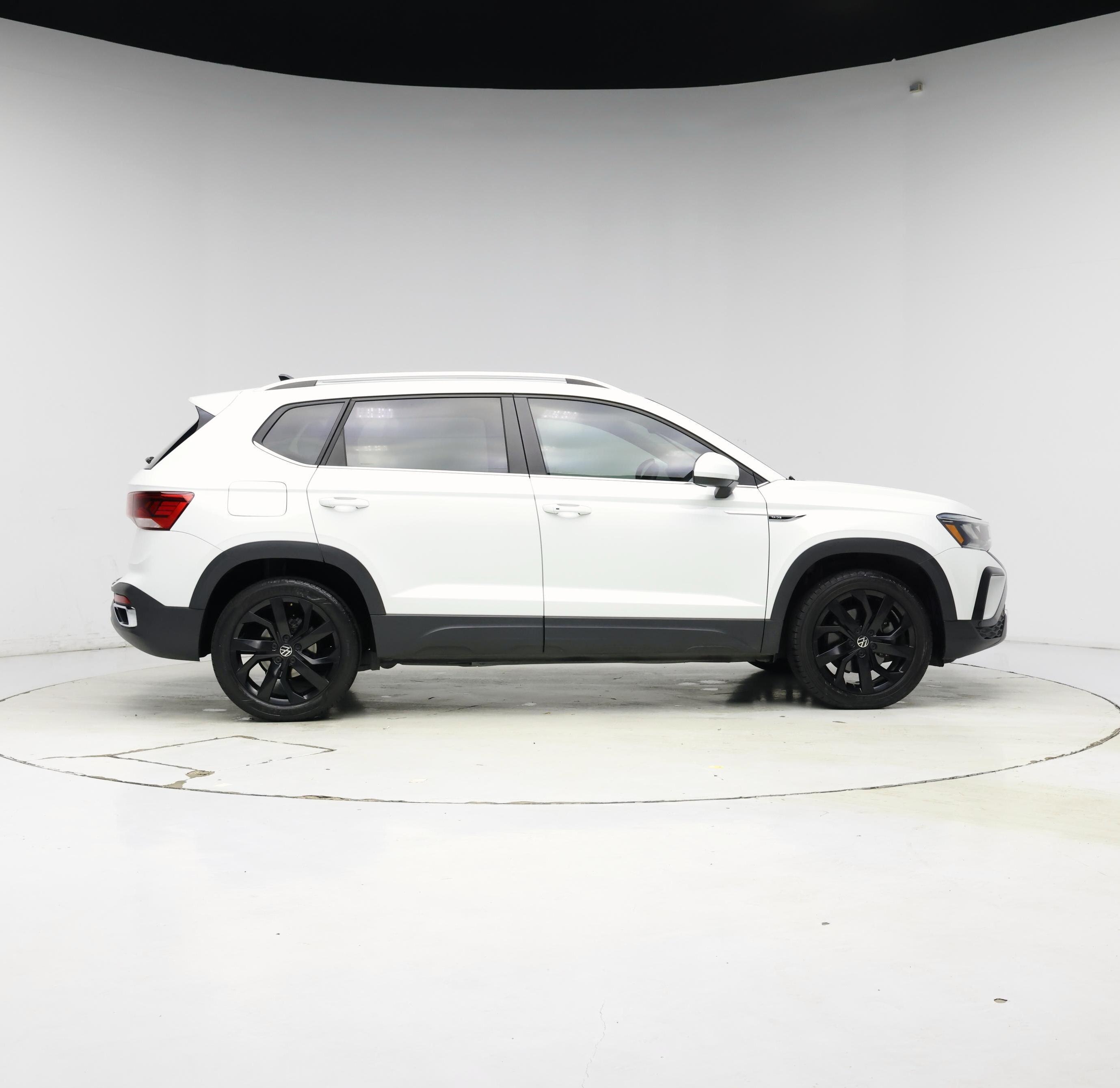 Thumbnail: 2023 Volkswagen Taos - 7