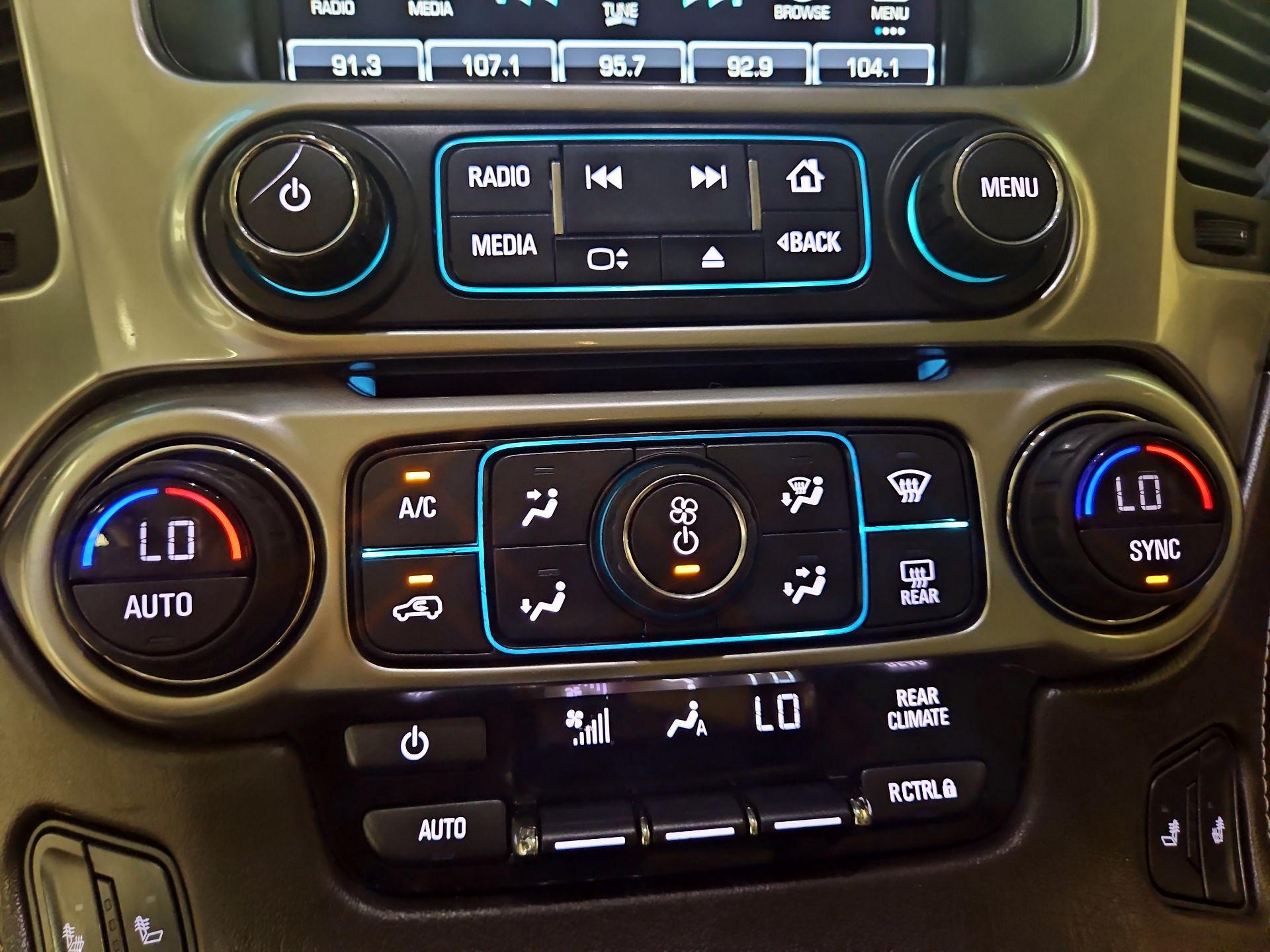 Thumbnail: 2019 Chevrolet Tahoe - 16
