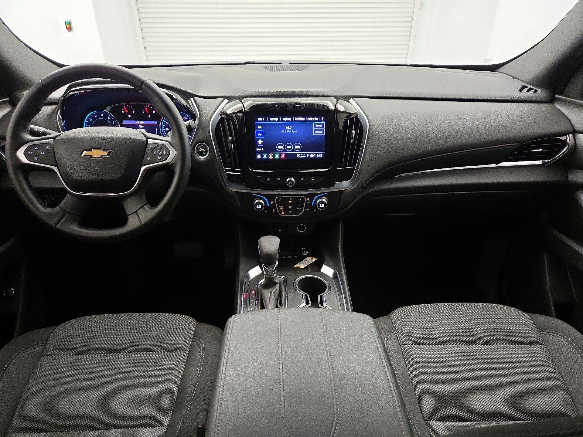 Thumbnail: 2023 Chevrolet Traverse - 9