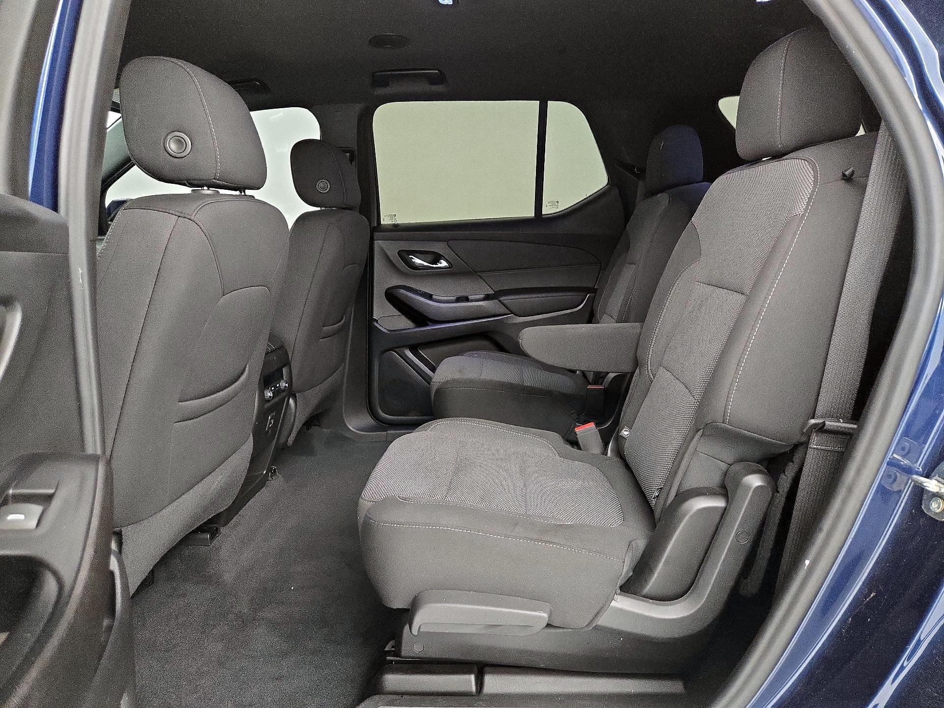 Thumbnail: 2023 Chevrolet Traverse - 19