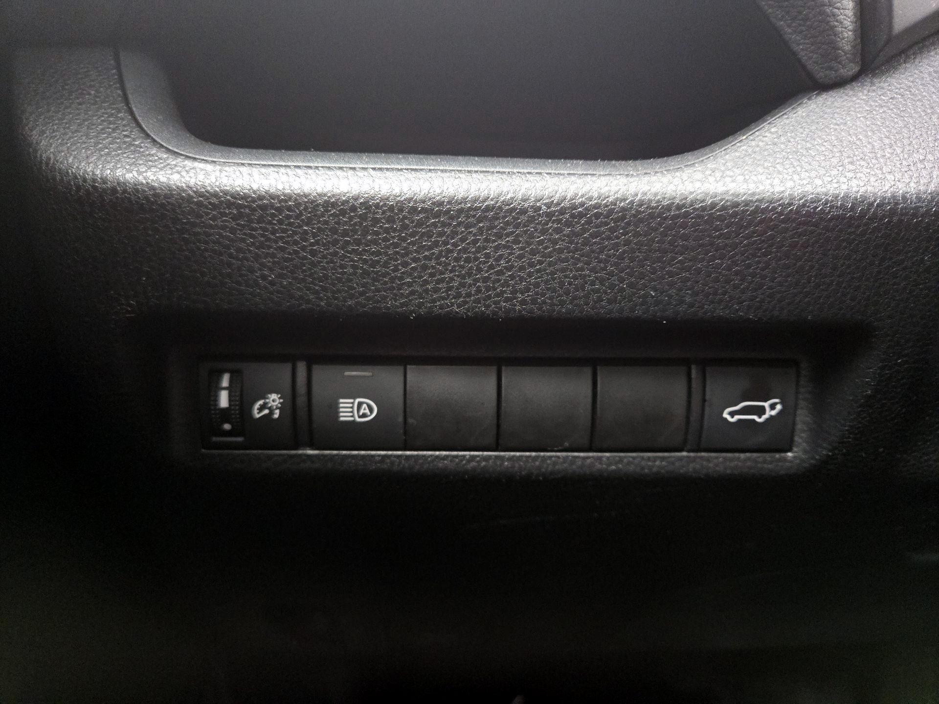 Thumbnail: 2021 Toyota RAV4 - 13