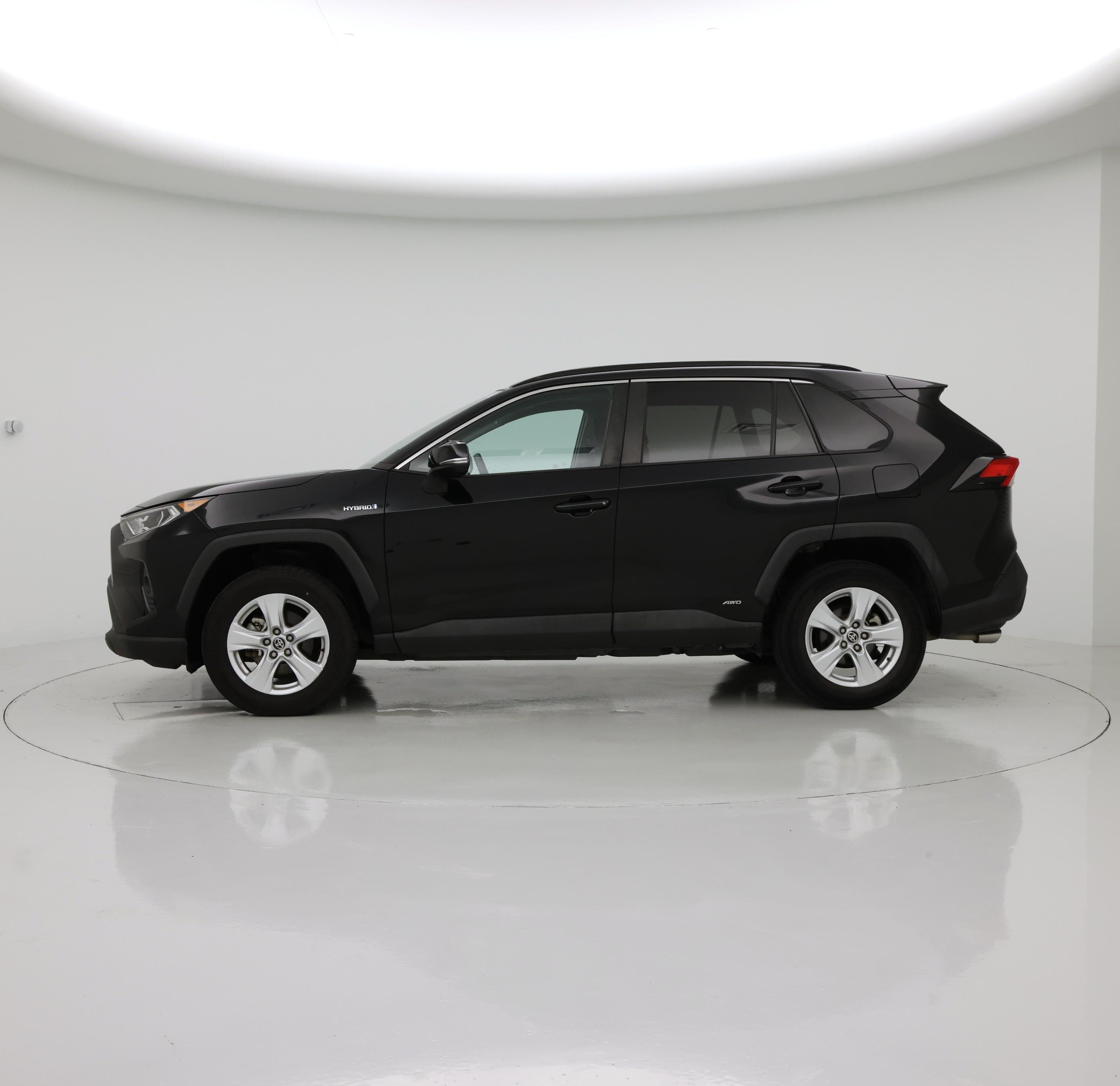 Thumbnail: 2021 Toyota RAV4 - 3