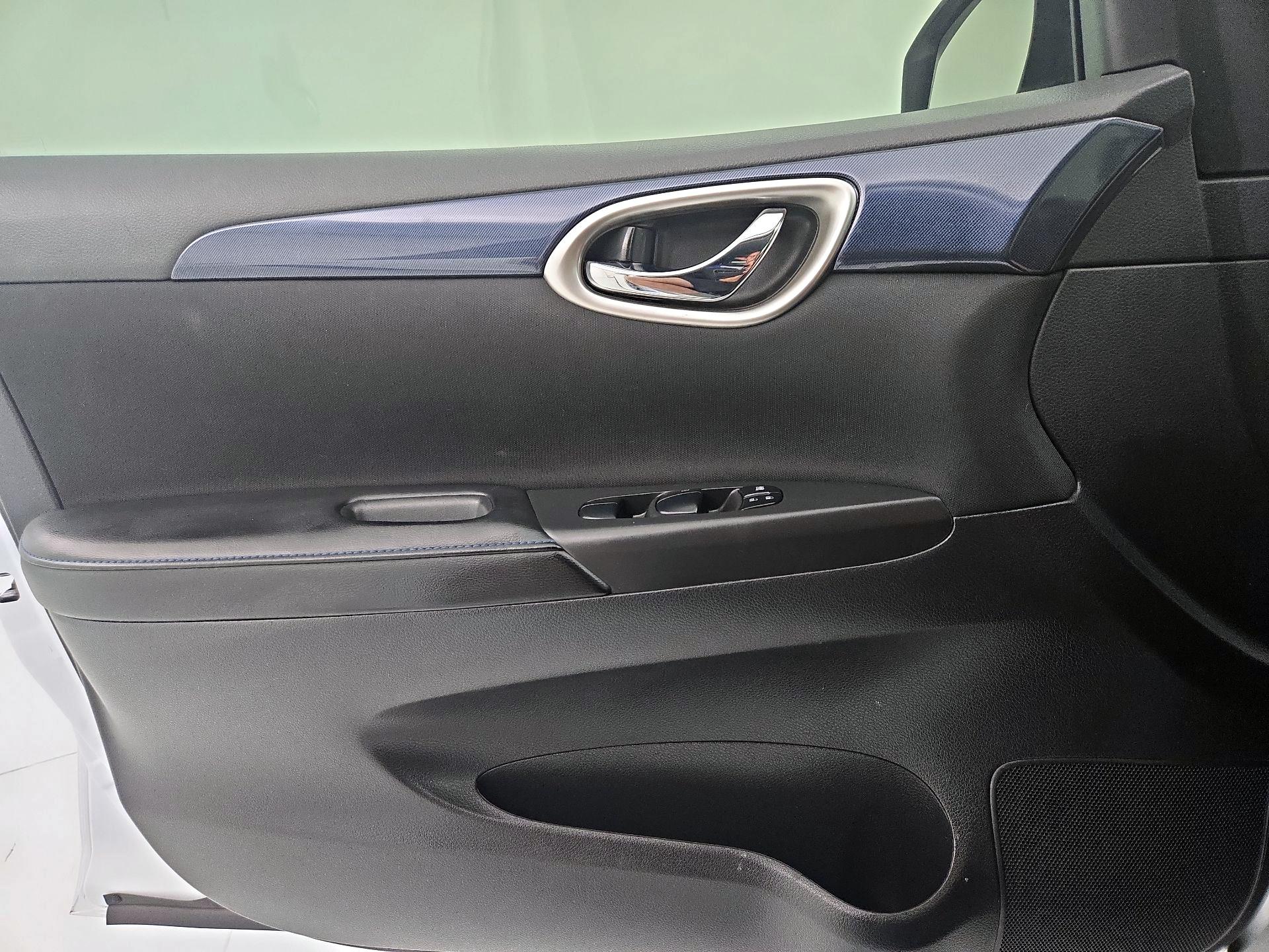 Thumbnail: 2019 Nissan Sentra - 10