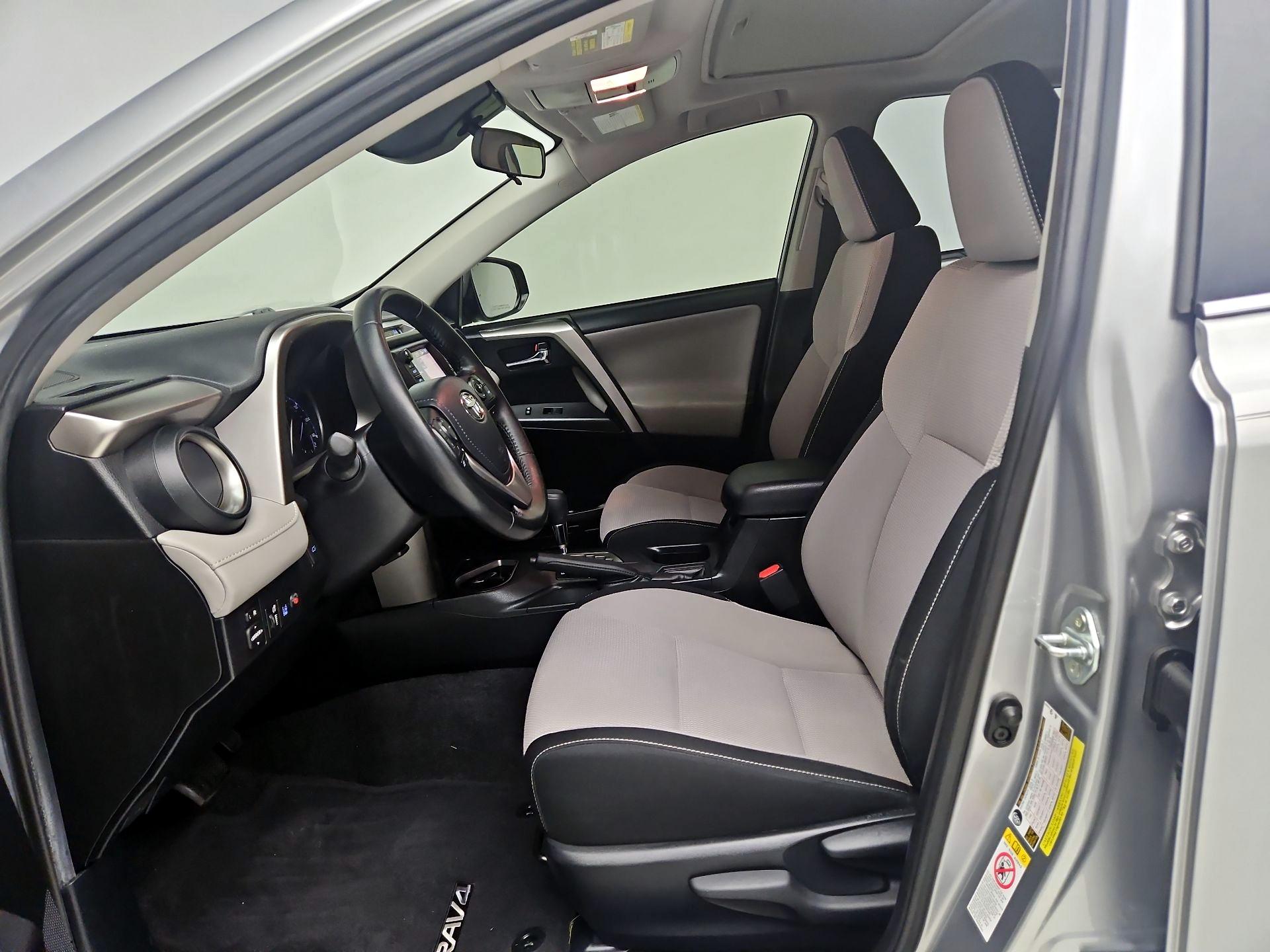 Thumbnail: 2018 Toyota RAV4 - 11