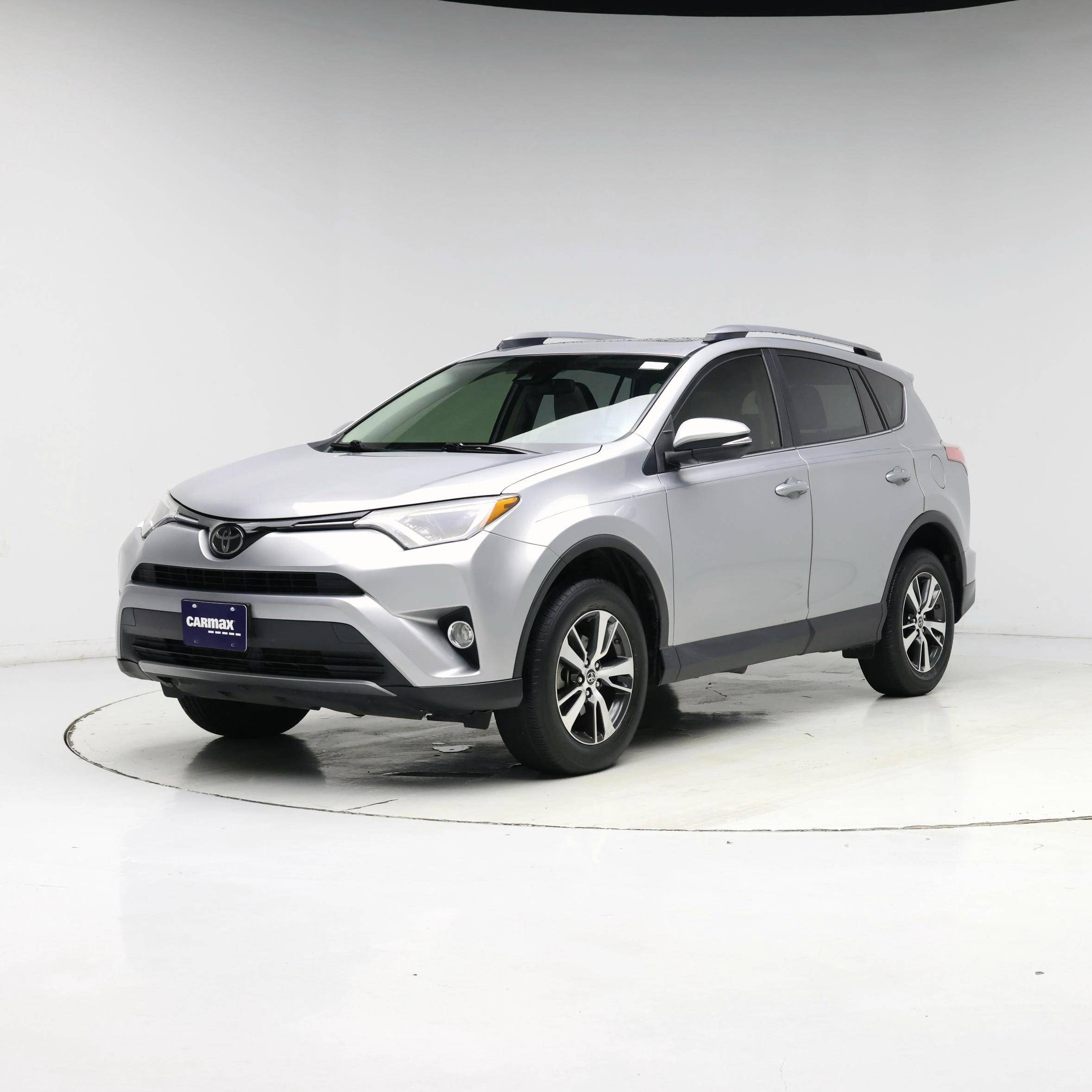 Thumbnail: 2018 Toyota RAV4 - 4