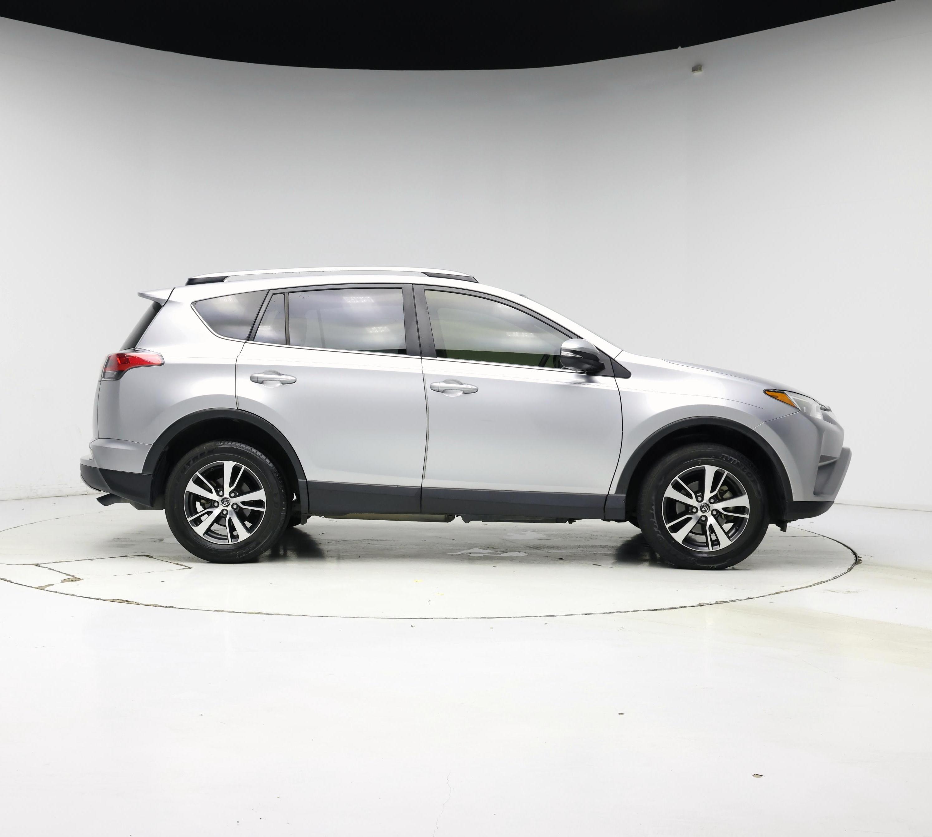 Thumbnail: 2018 Toyota RAV4 - 7