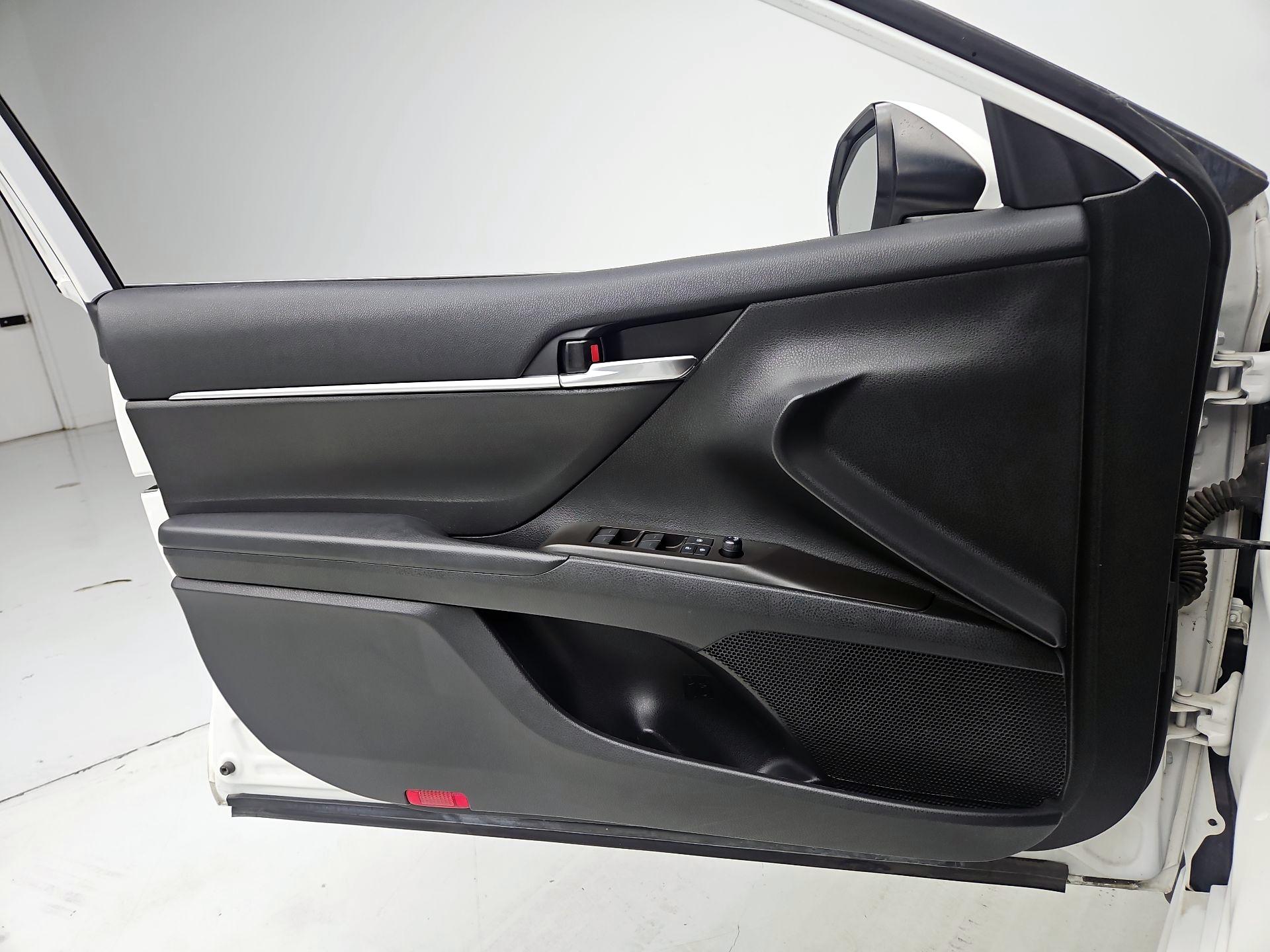 Thumbnail: 2021 Toyota Camry - 12