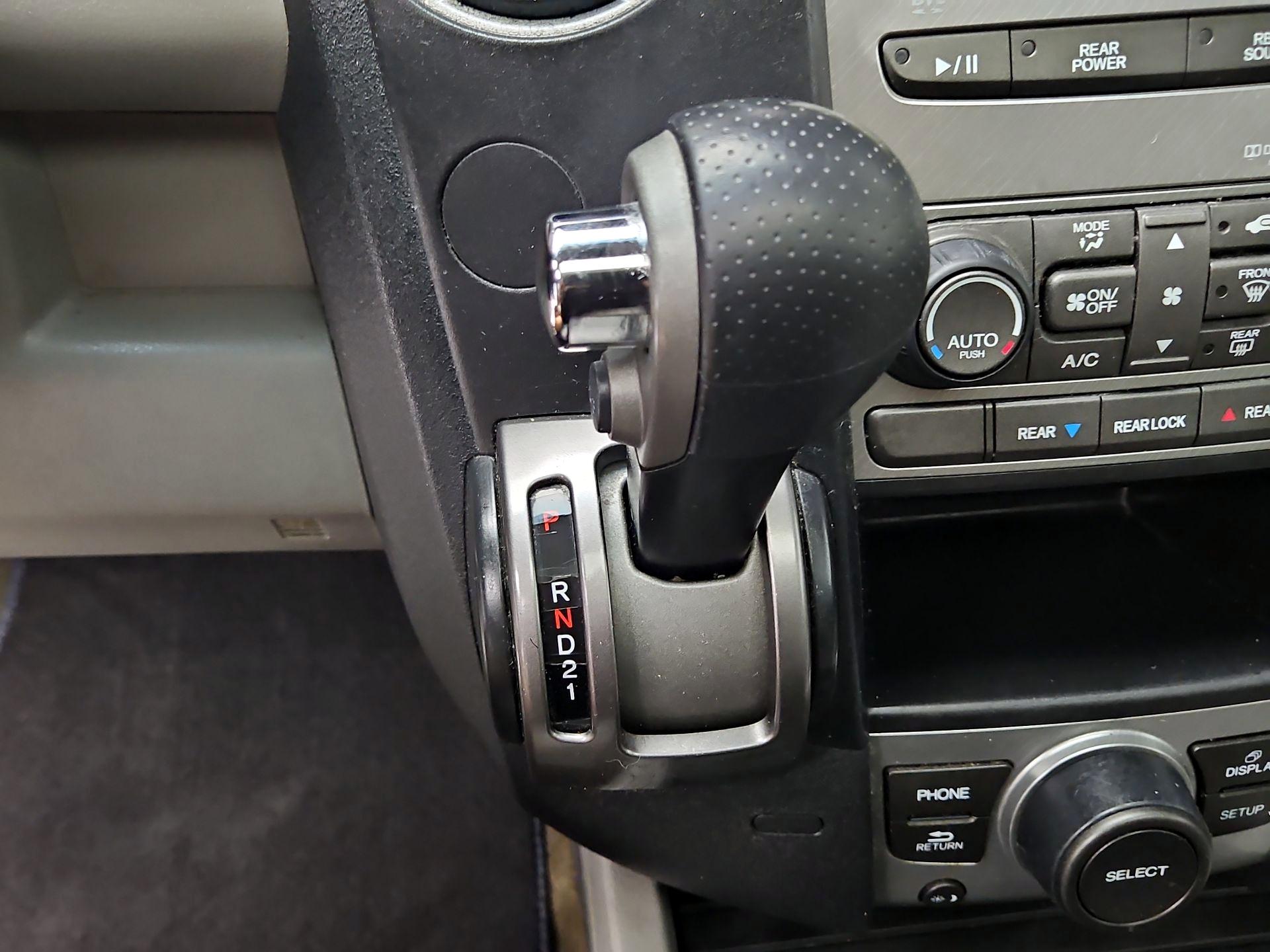Thumbnail: 2015 Honda Pilot - 17