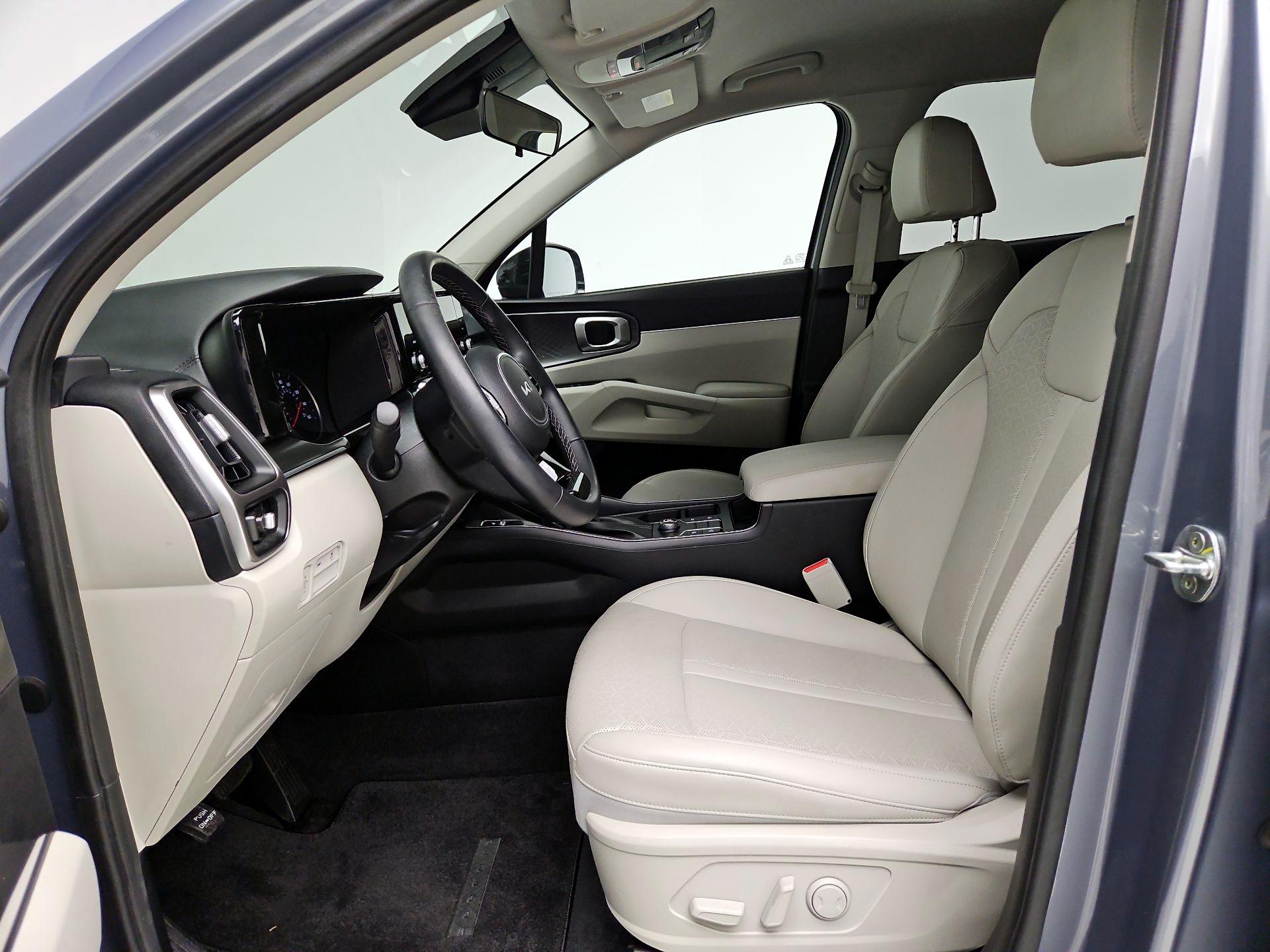 Thumbnail: 2022 Kia Sorento - 11