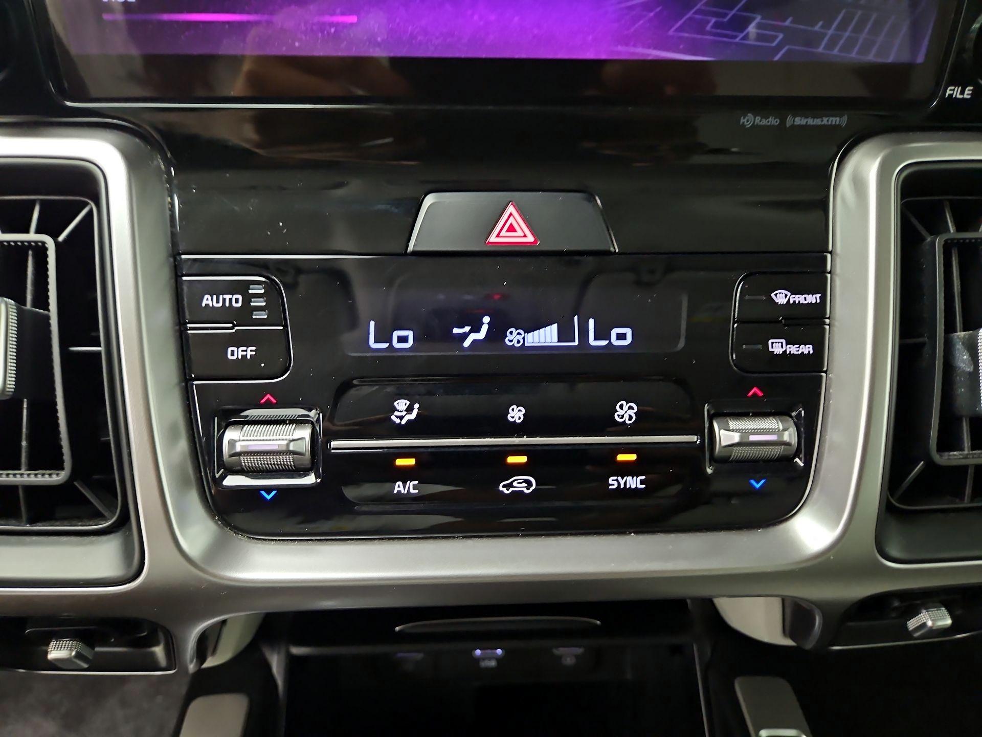Thumbnail: 2022 Kia Sorento - 17