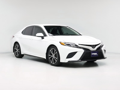 White 2020 Toyota Camry SE