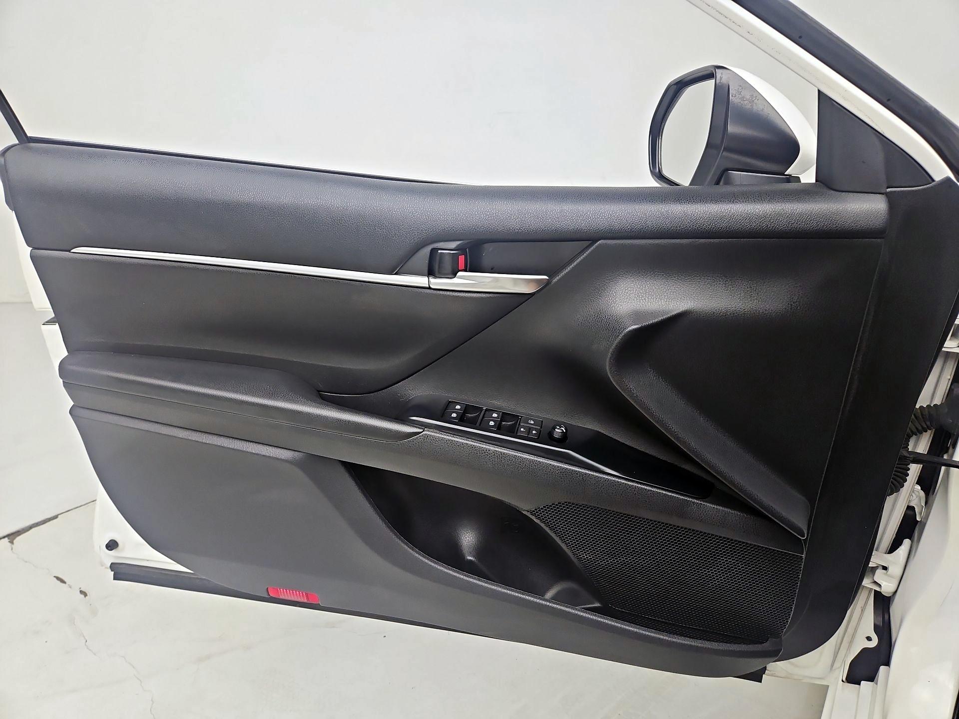 Thumbnail: 2020 Toyota Camry - 12