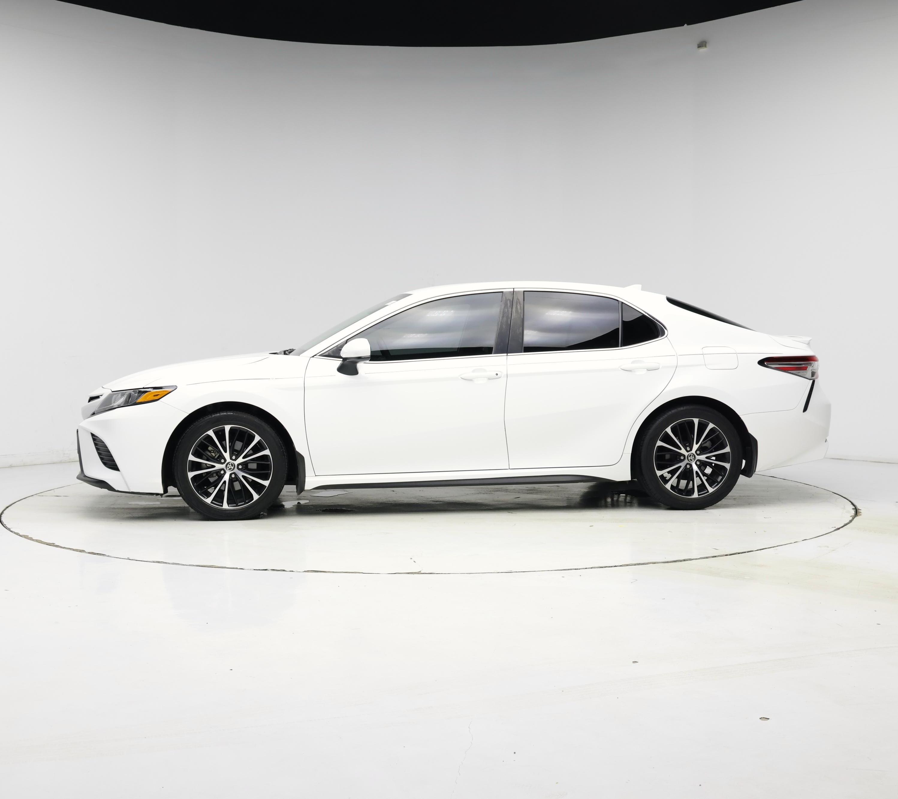 Thumbnail: 2020 Toyota Camry - 3