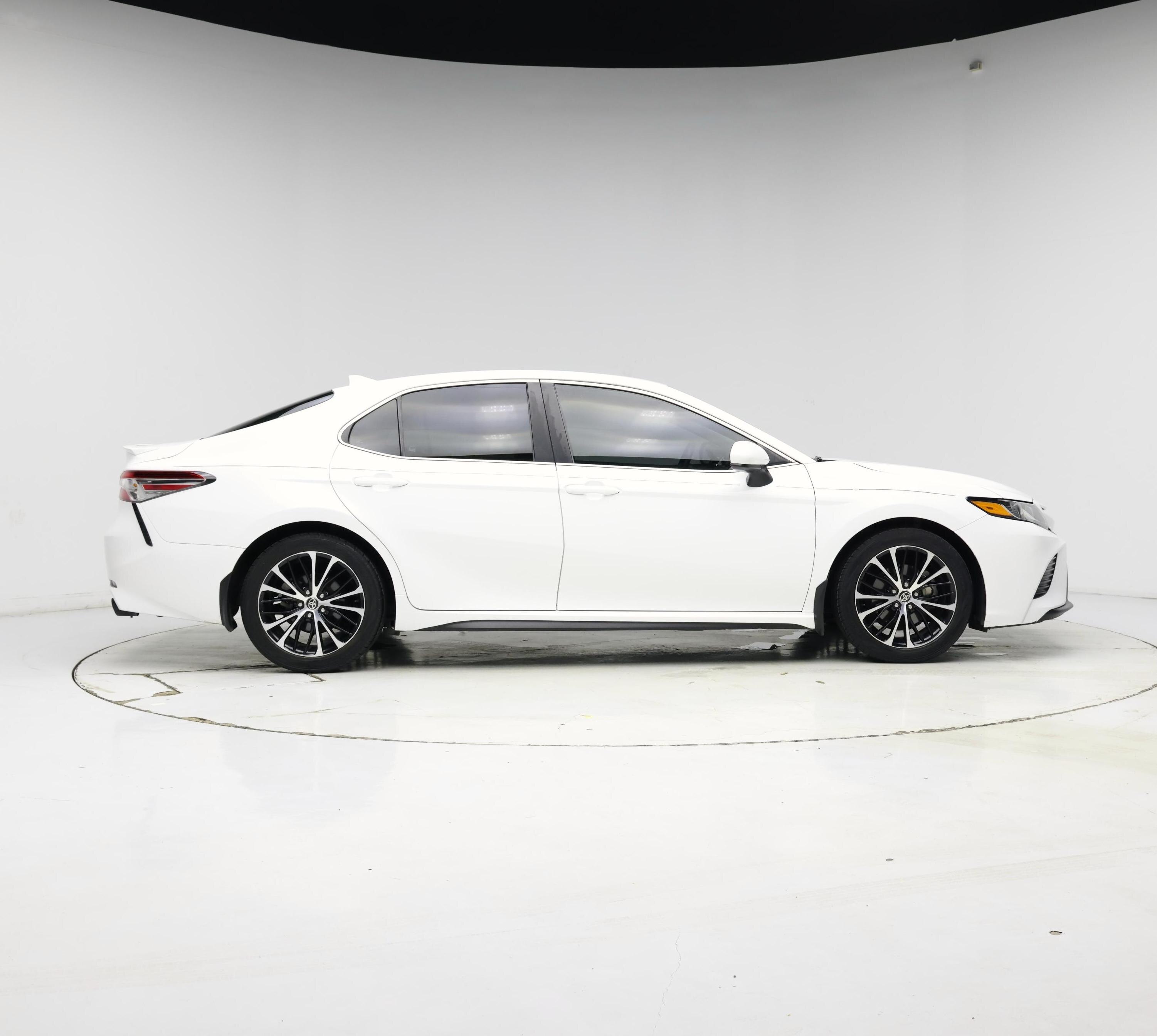 Thumbnail: 2020 Toyota Camry - 7