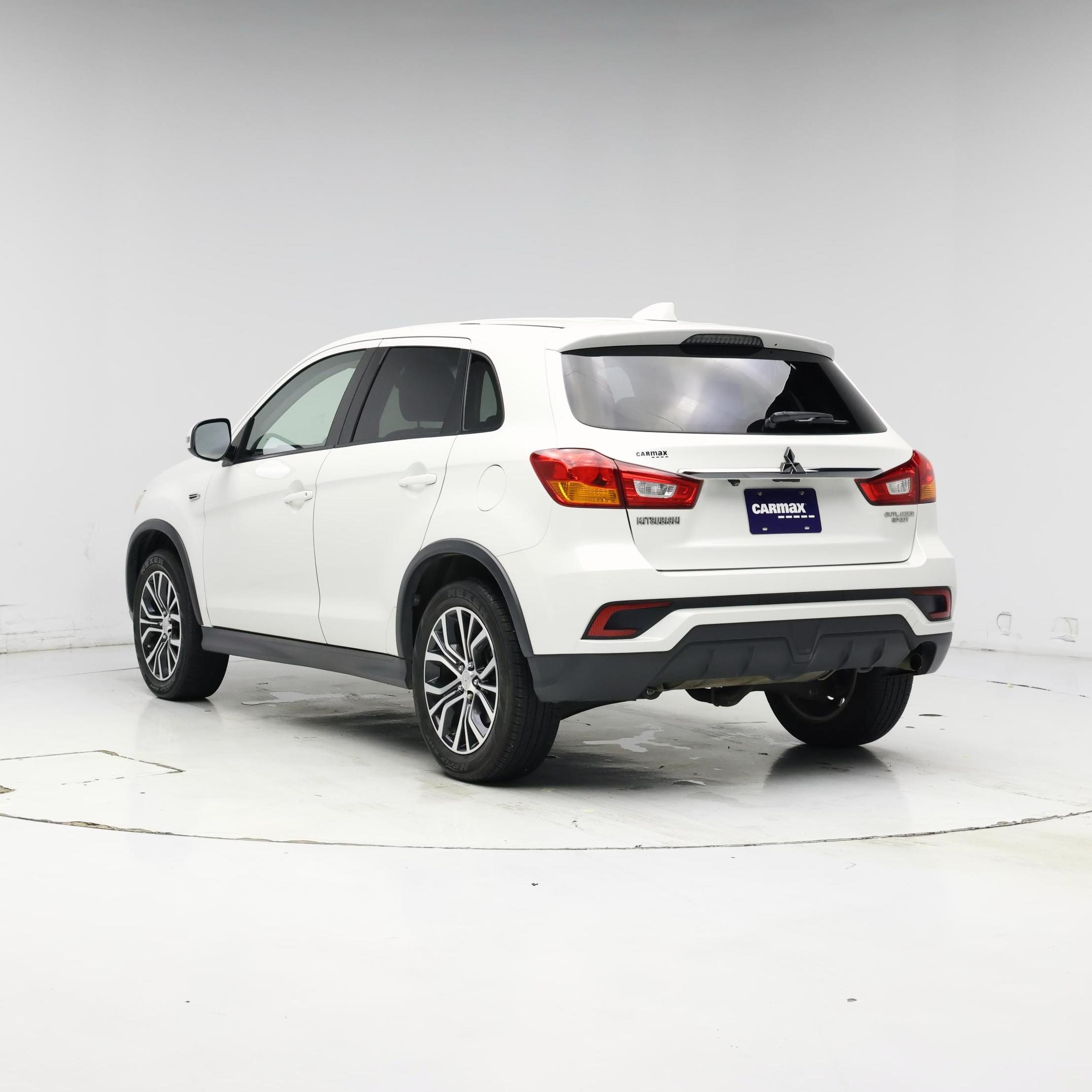 Thumbnail: 2019 Mitsubishi Outlander Sport - 2