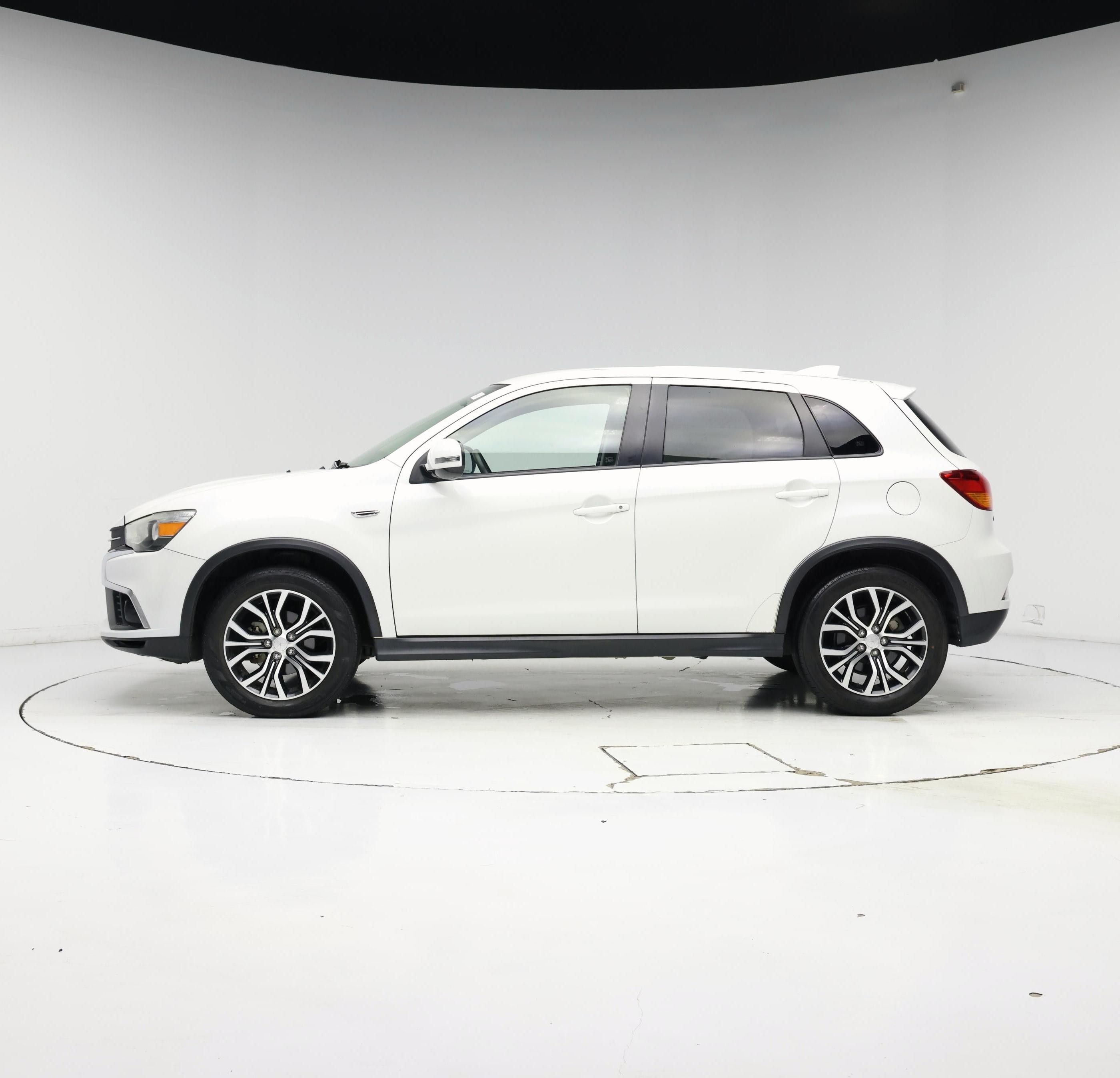 Thumbnail: 2019 Mitsubishi Outlander Sport - 3