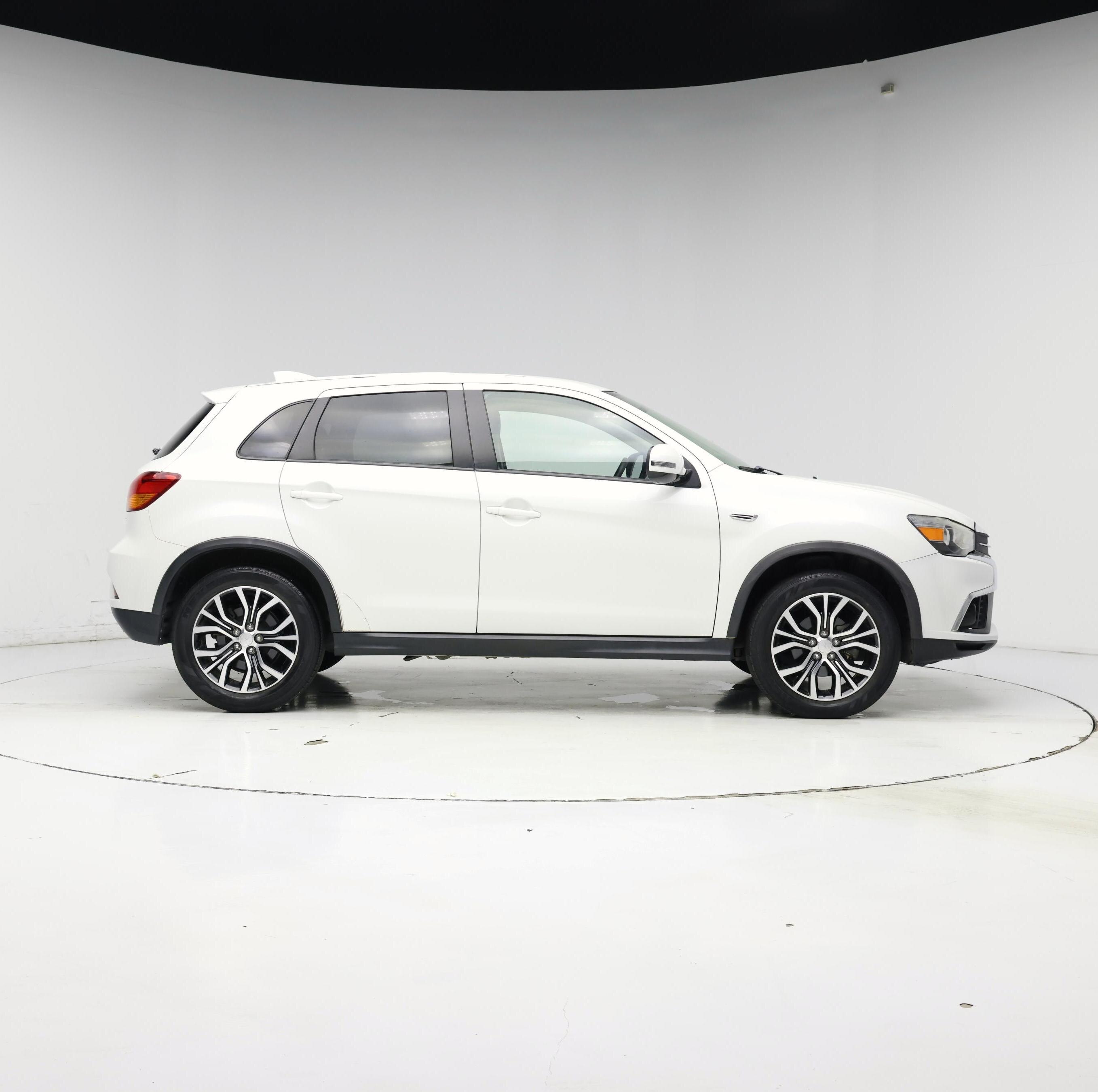 Thumbnail: 2019 Mitsubishi Outlander Sport - 7
