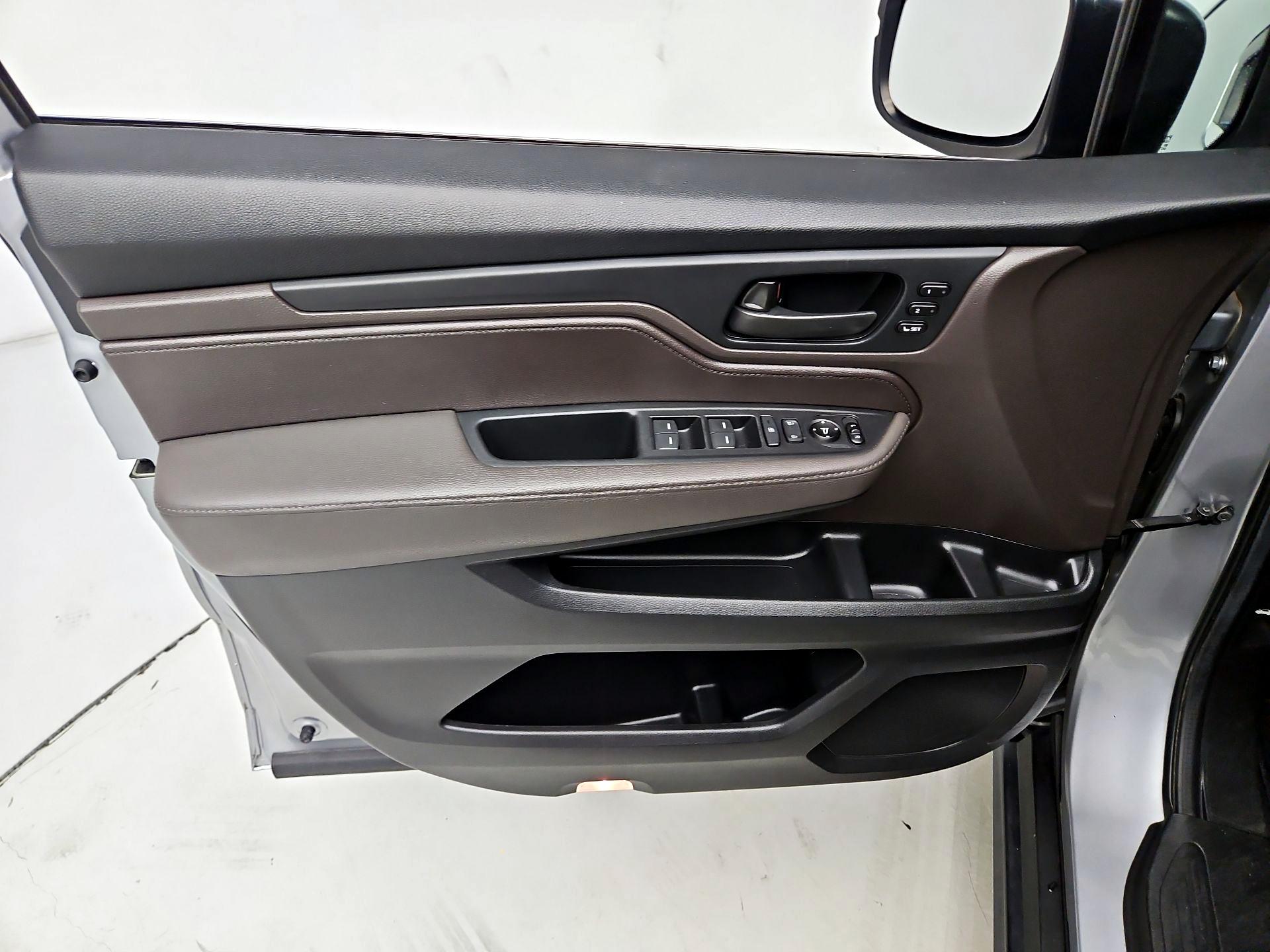 Thumbnail: 2019 Honda Odyssey - 12