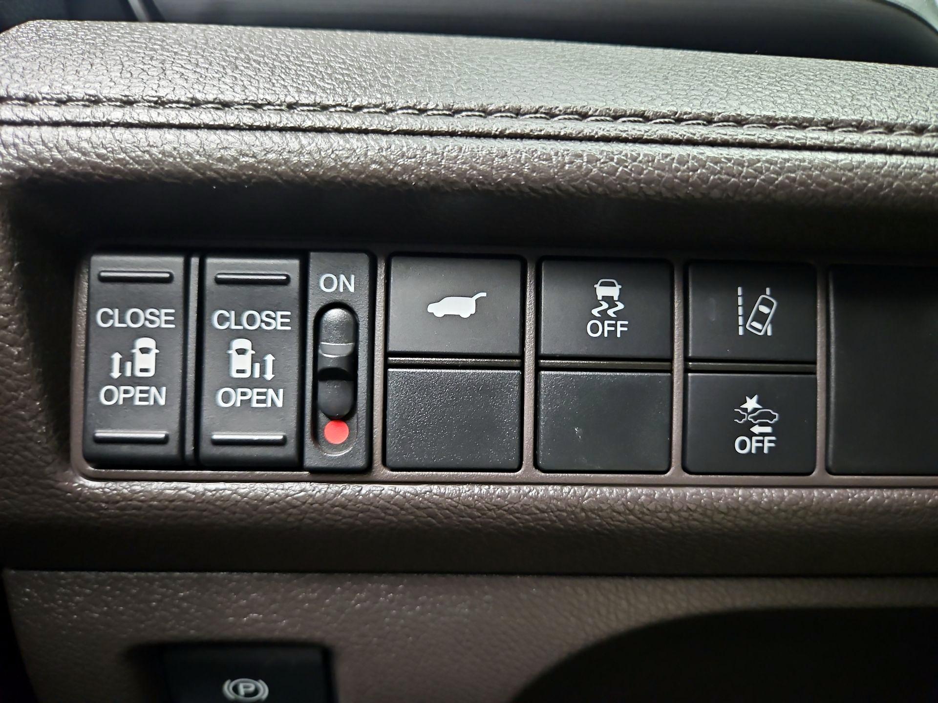 Thumbnail: 2019 Honda Odyssey - 13