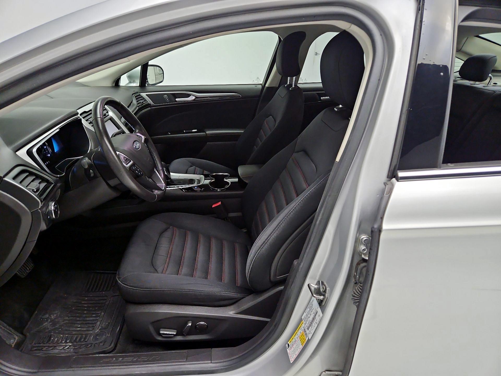 Thumbnail: 2016 Ford Fusion - 11
