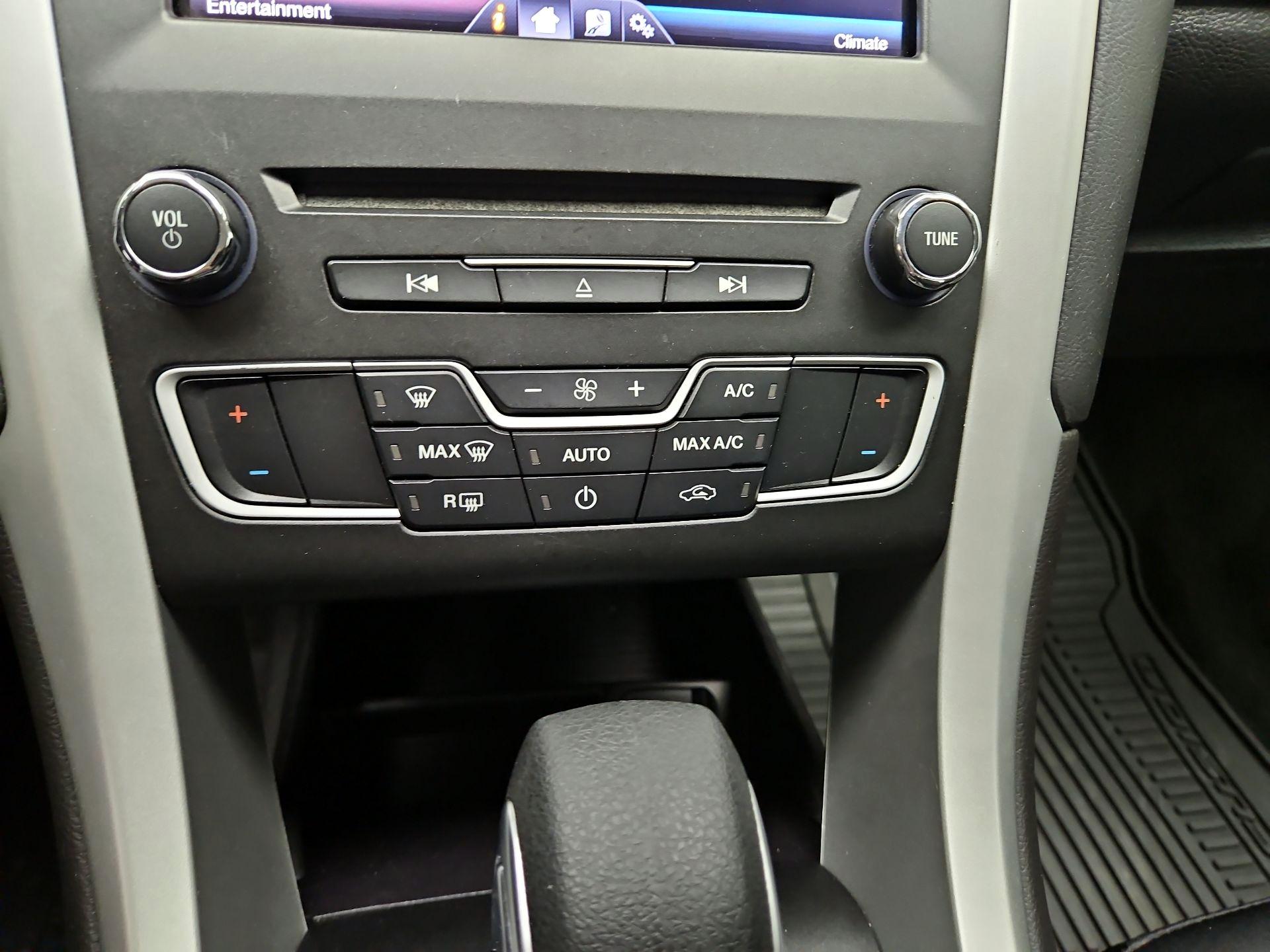 Thumbnail: 2016 Ford Fusion - 17