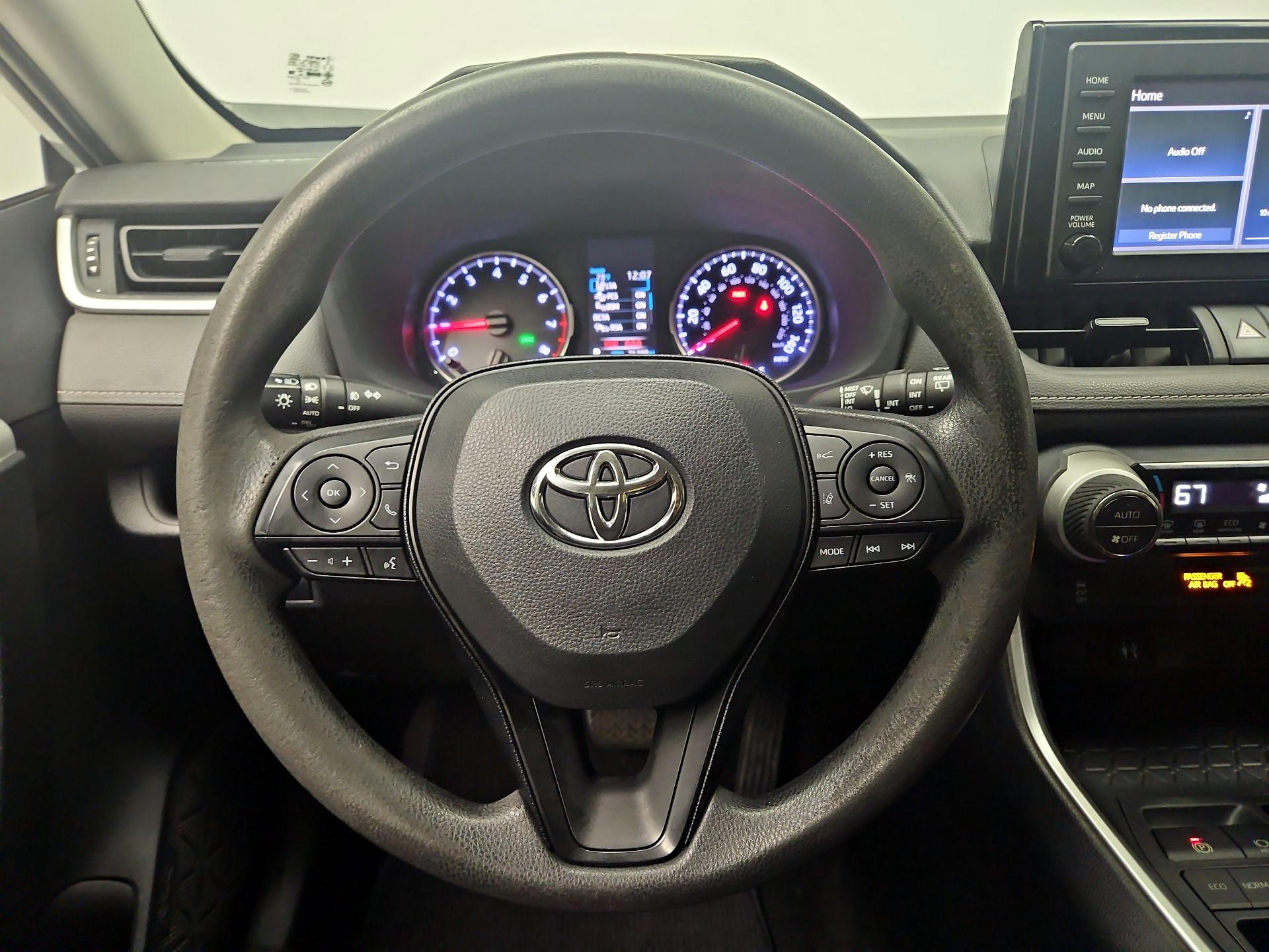 Thumbnail: 2019 Toyota RAV4 - 10