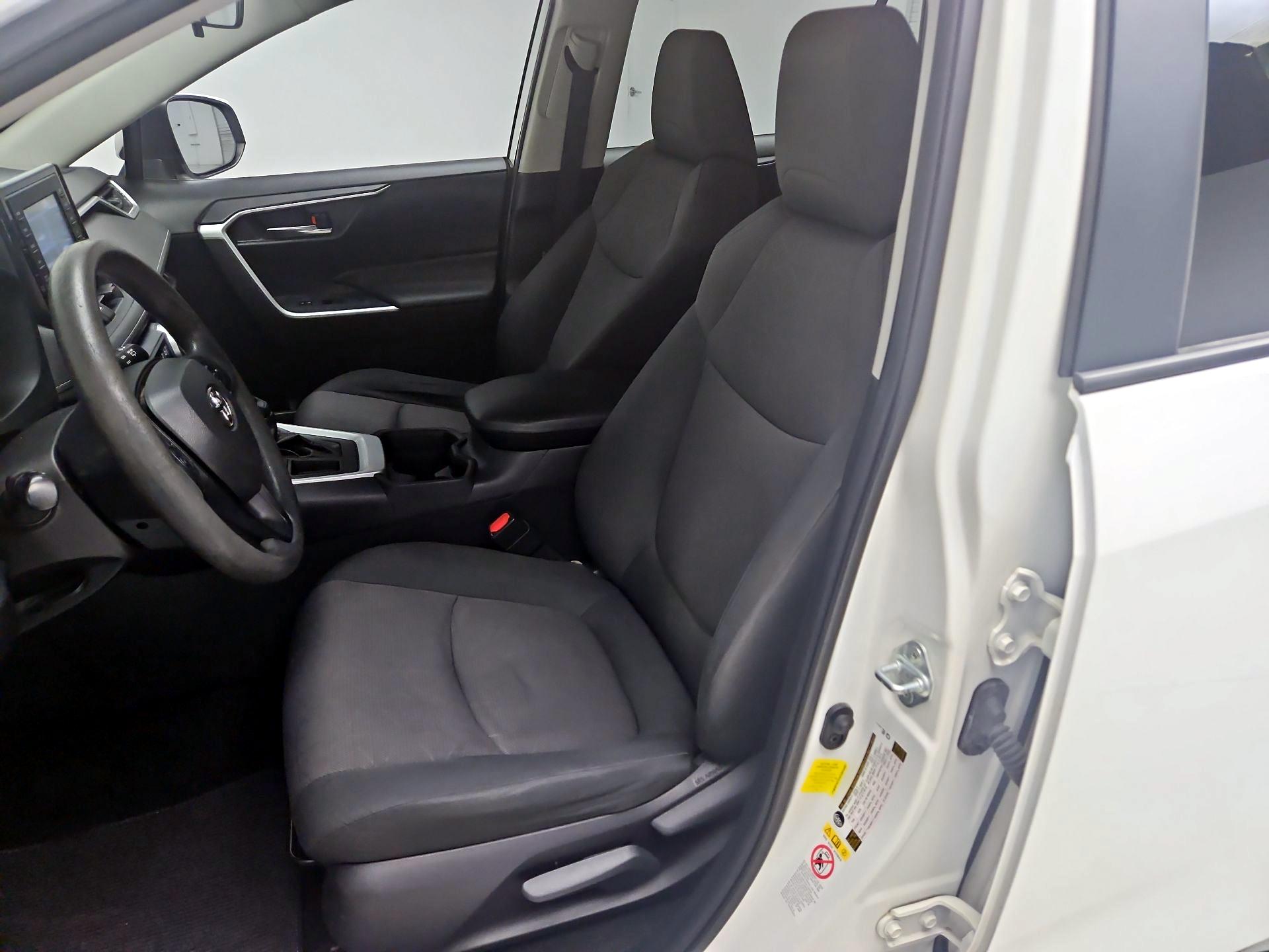 Thumbnail: 2019 Toyota RAV4 - 11