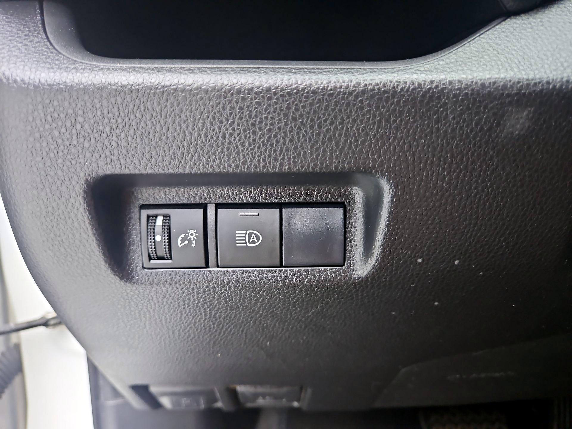 Thumbnail: 2019 Toyota RAV4 - 13