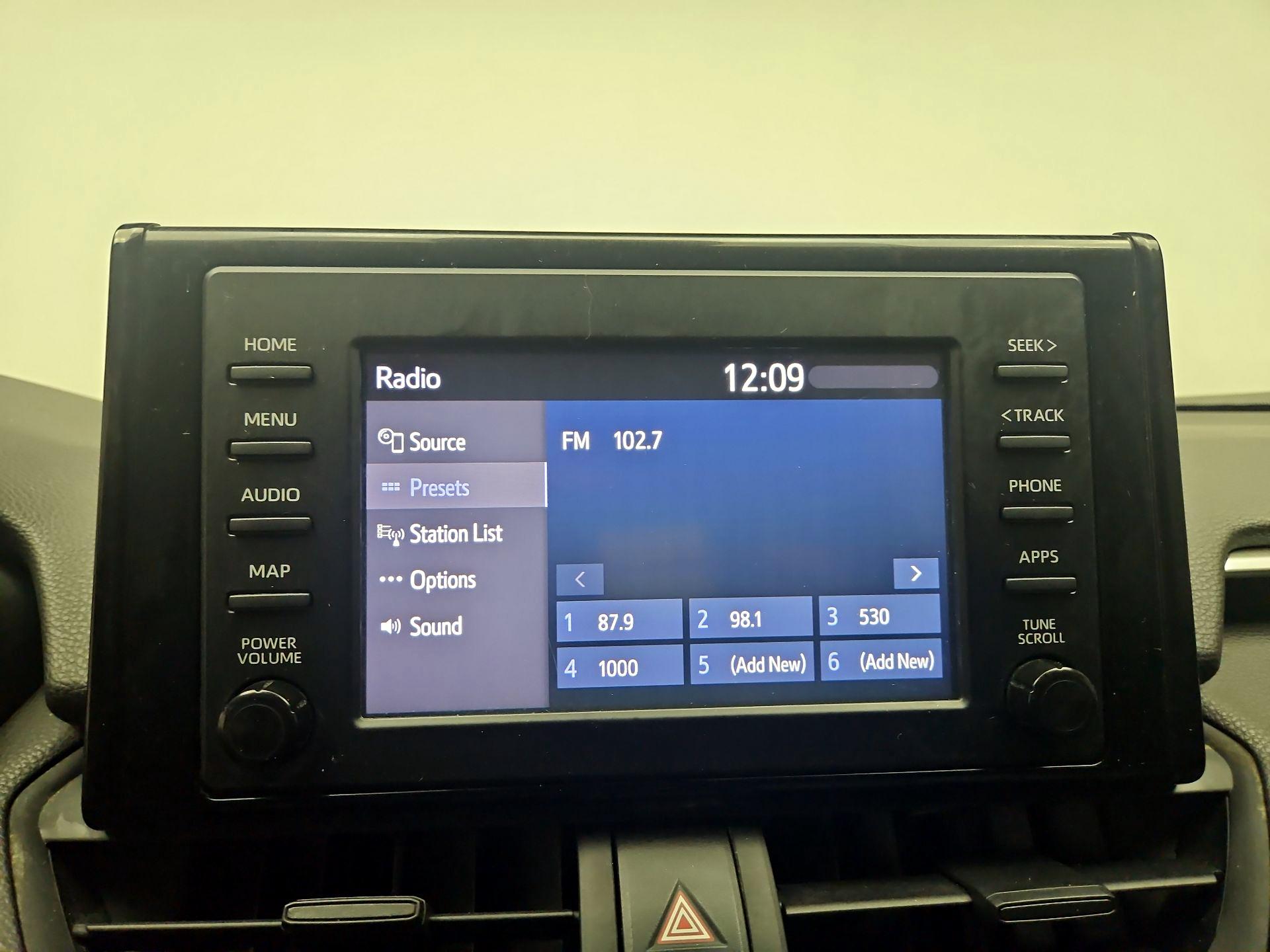Thumbnail: 2019 Toyota RAV4 - 15